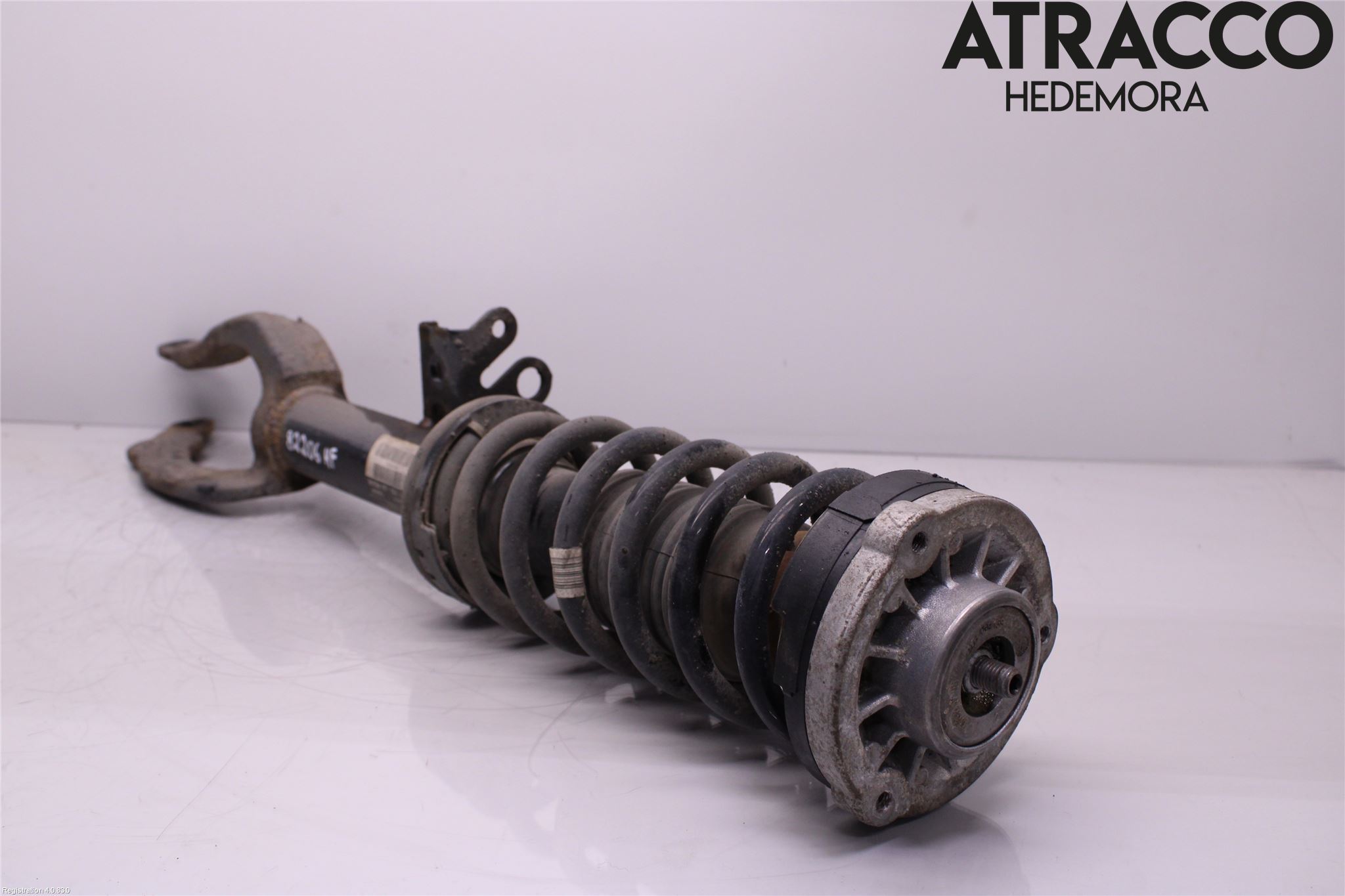 BMW 5 F10/F11/F18 09-17 Fjäderben Fram Höger