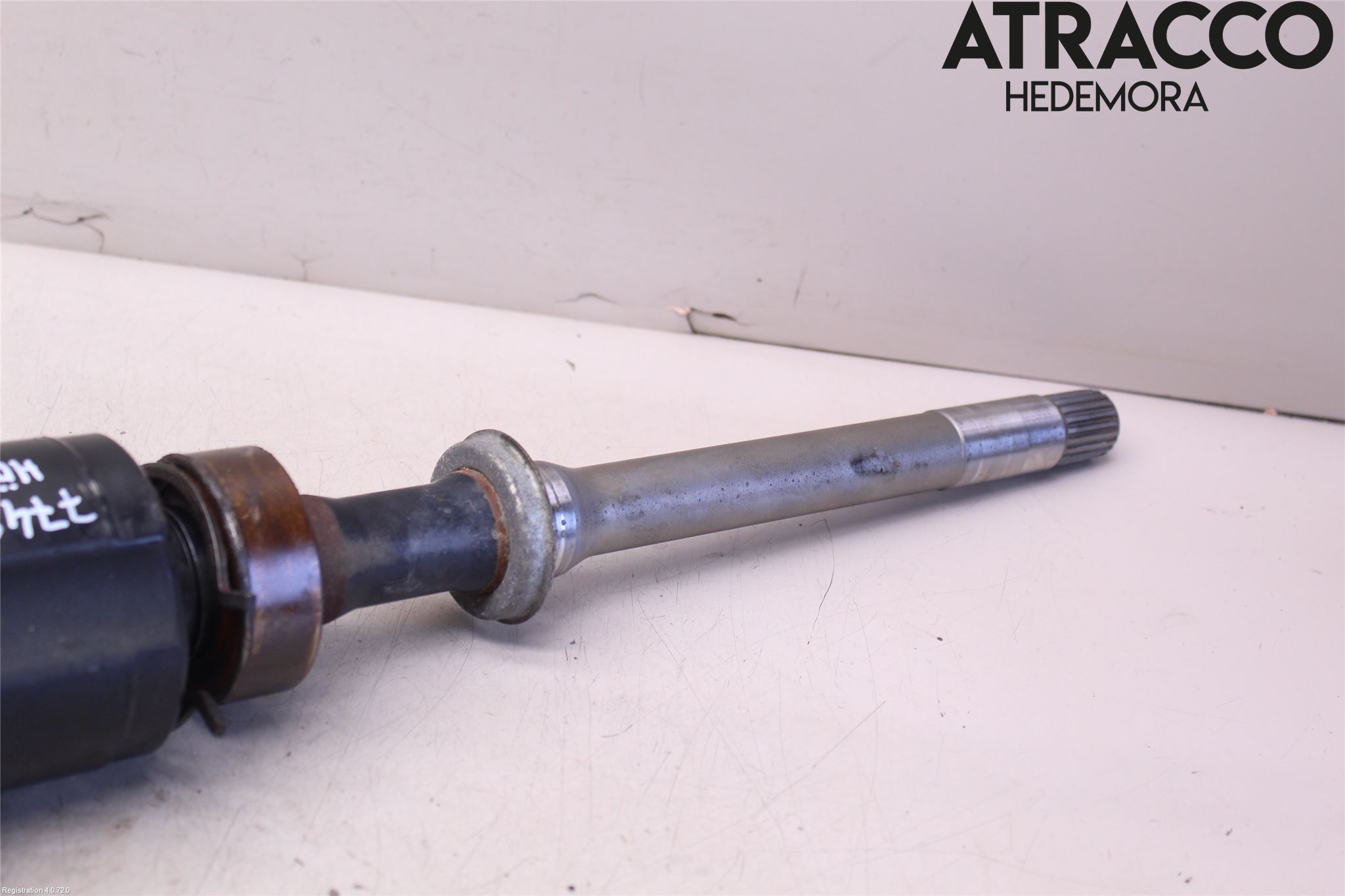 Toyota C-HR 16-23 Drivaxel Fram Höger