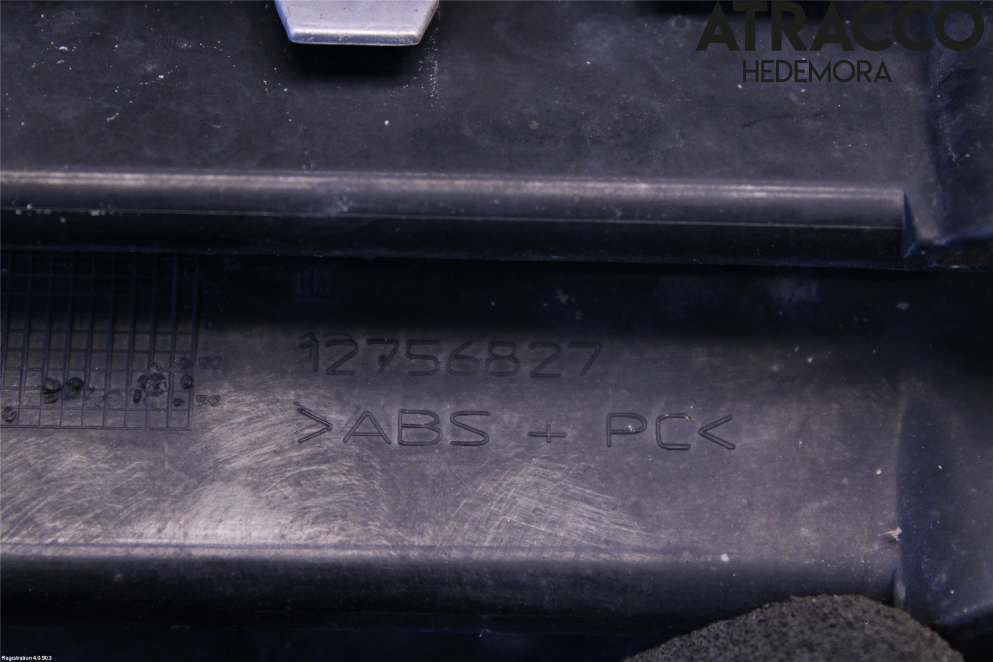 Saab 9-5     06-10 Grilldel Mitt