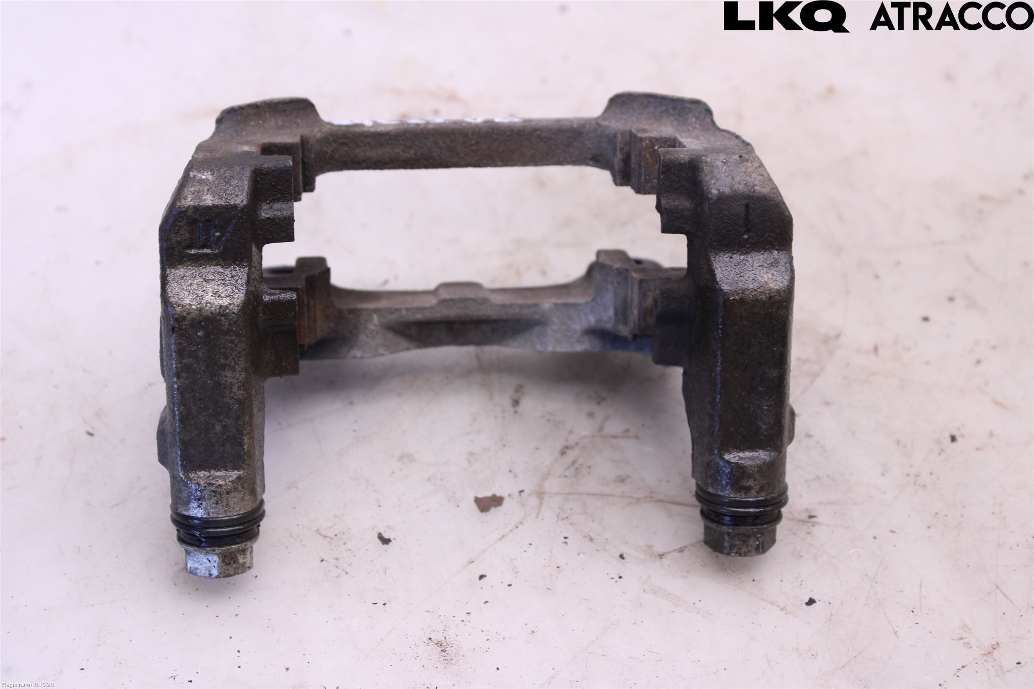 Toyota RAV4 19- Bromsokshållare