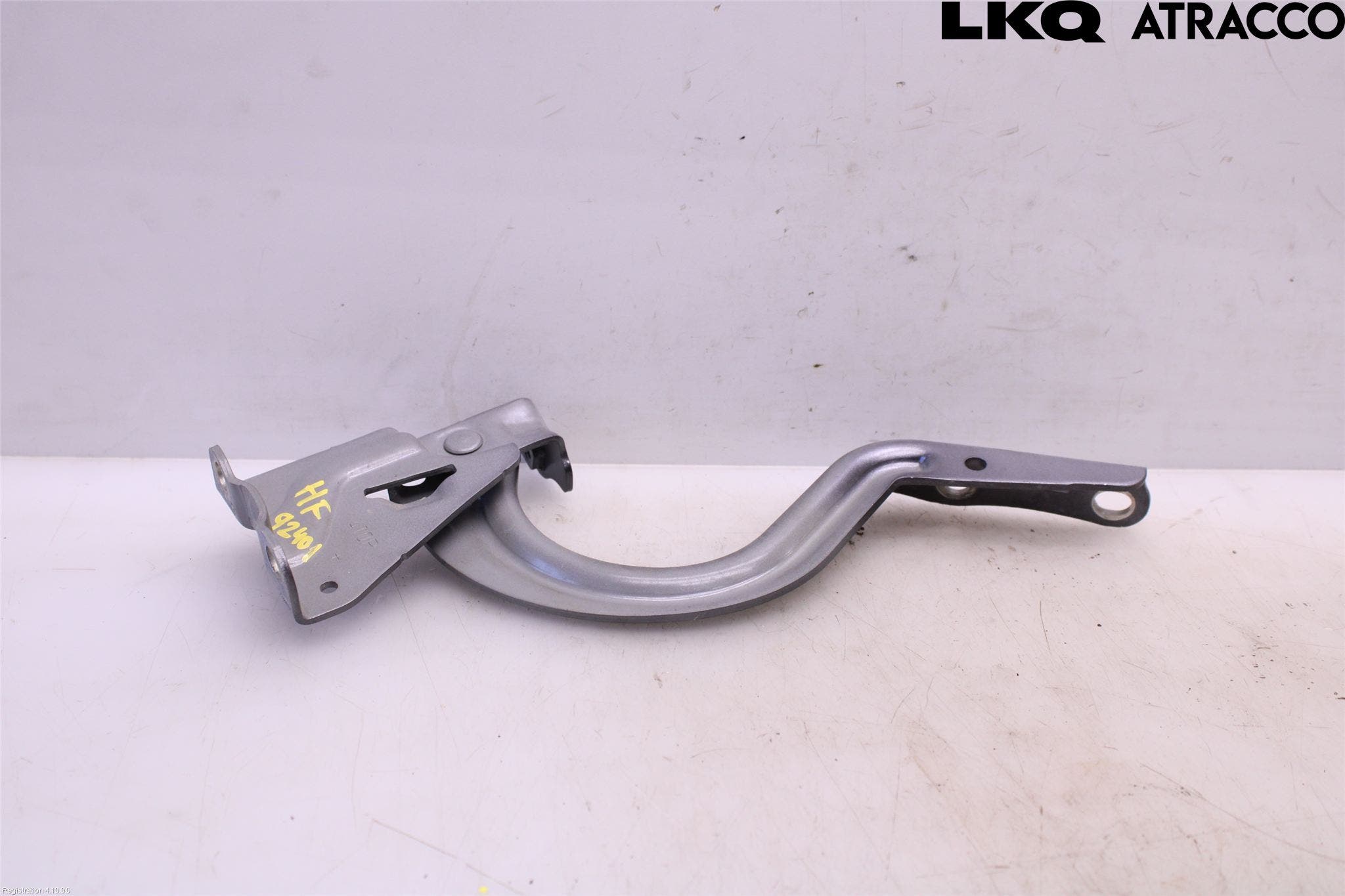 Toyota YARIS CROSS XP21 21- Huvgångjärn