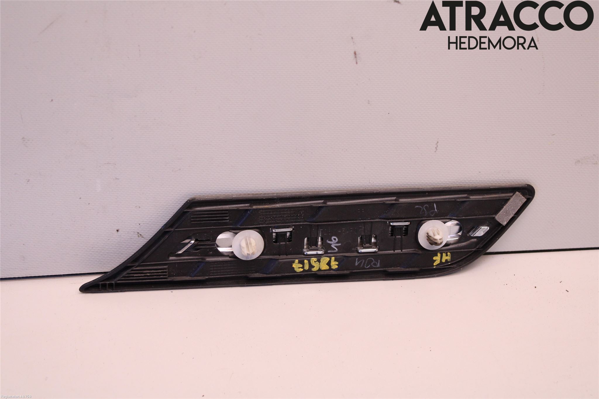 Suzuki VITARA 15- List Framskärm Hö