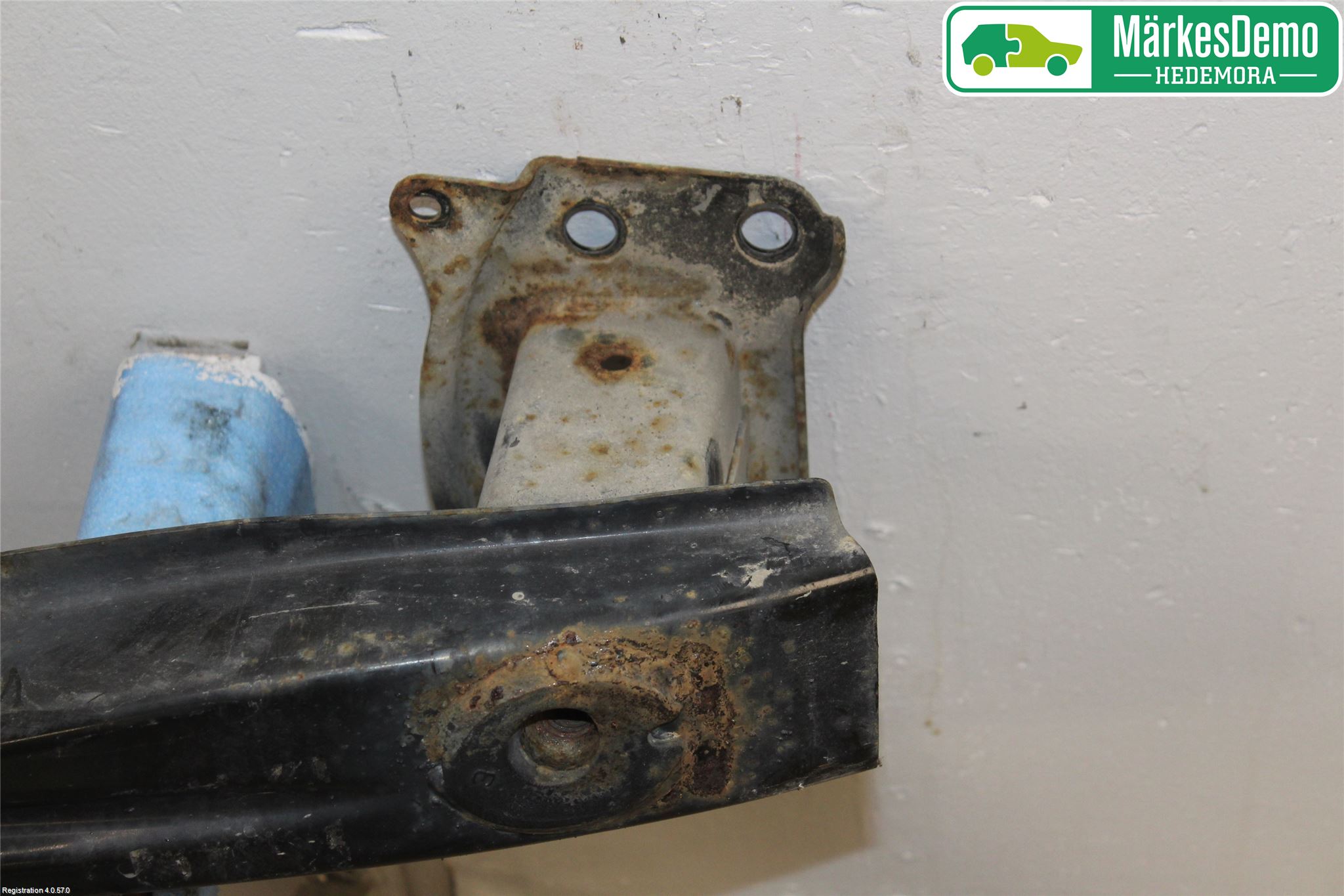 Volkswagen VW CADDY      04-10 Stötfångarbalk Fram