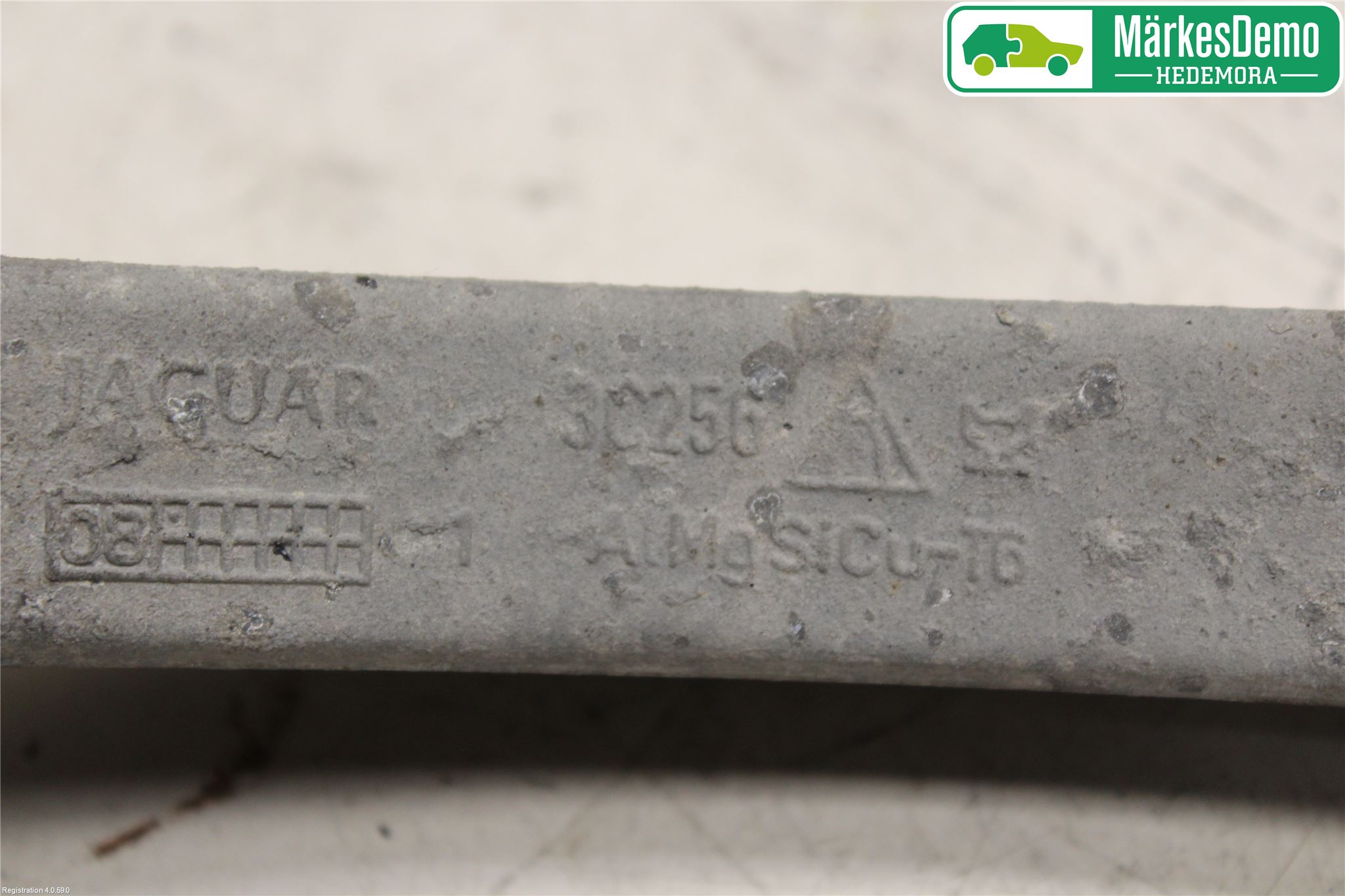 Jaguar XF 08-15 Bärarm Fram Undre Hö