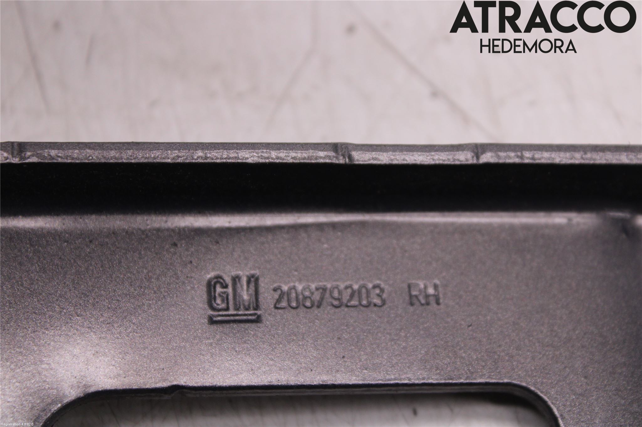 Opel ASTRA J 10-15 Huvgångjärn