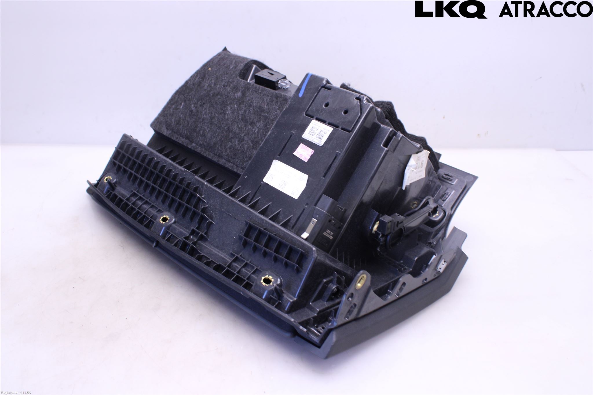 Audi A6 F2/C8 19- Handskfack