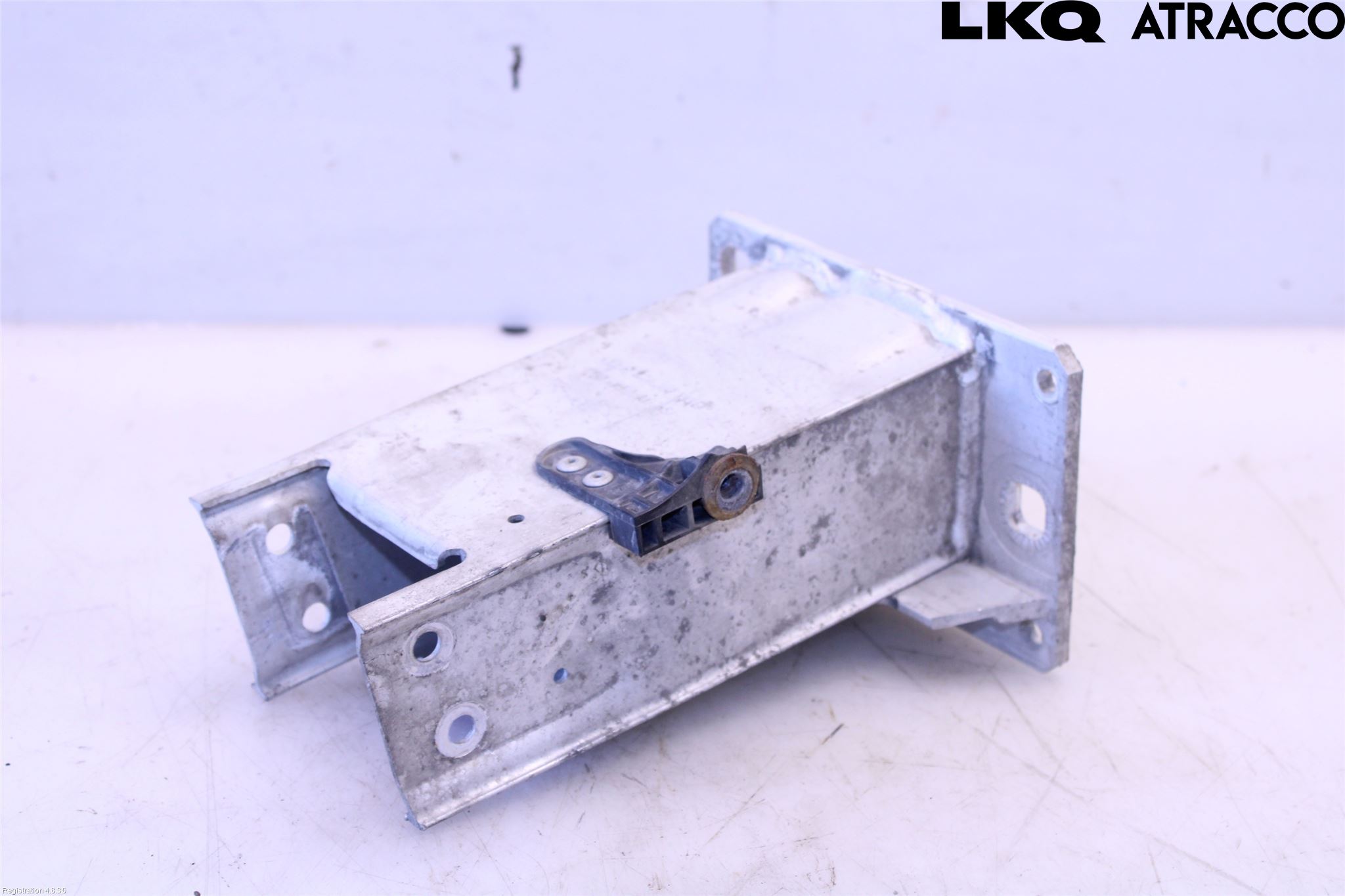 Audi A4 12-15 Stötfångarbärjärn Fram