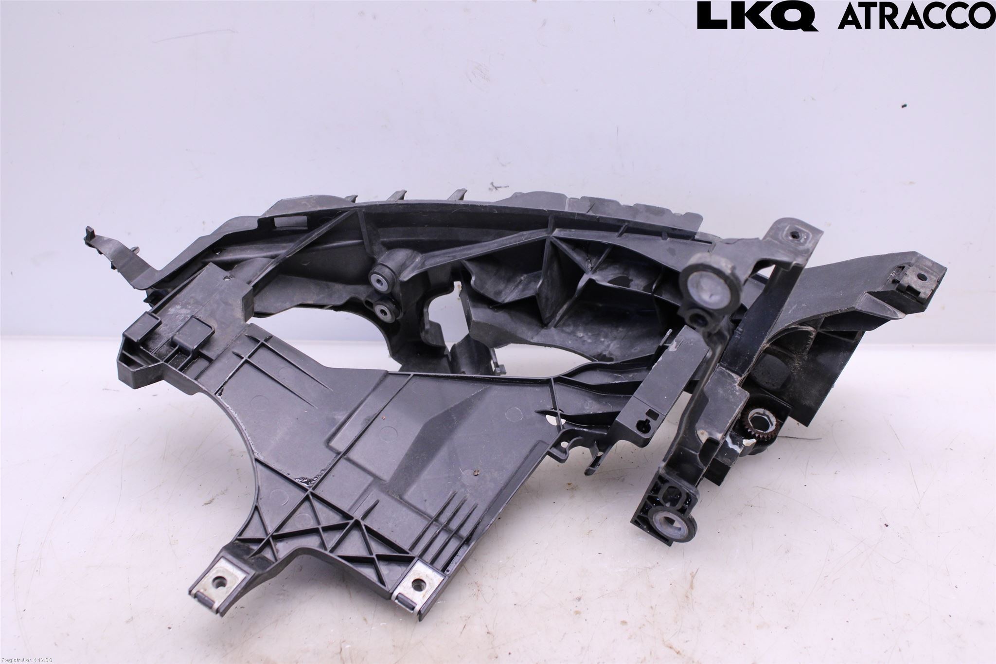 Audi A4 12-15 Strålkast Fästsarg