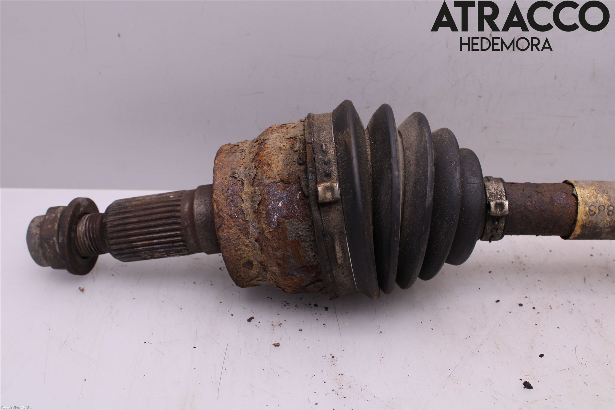 Chevrolet EXPRESS Drivaxel Fram Vänster