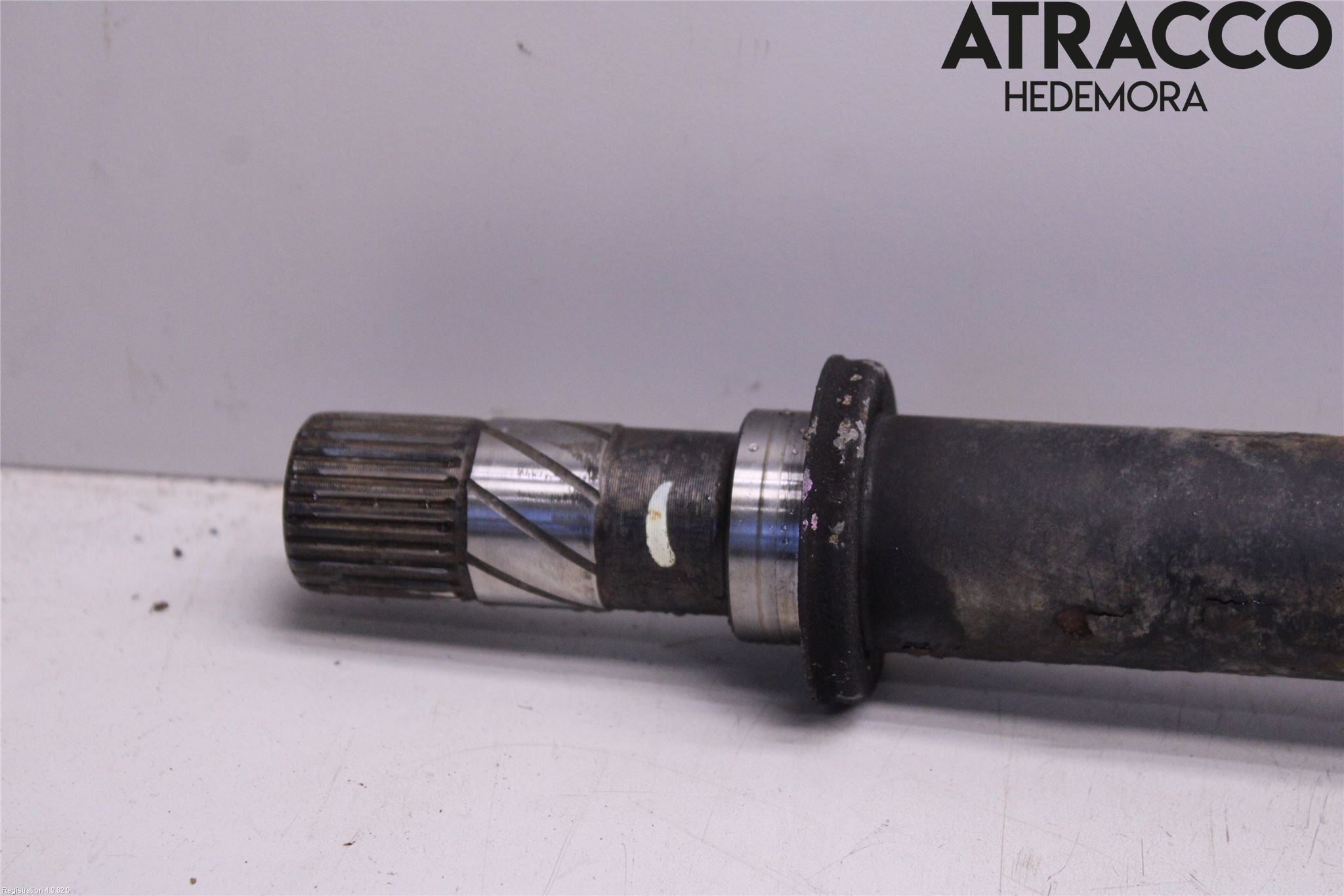 Nissan QASHQAI+2  08-10 Drivaxel Fram Höger