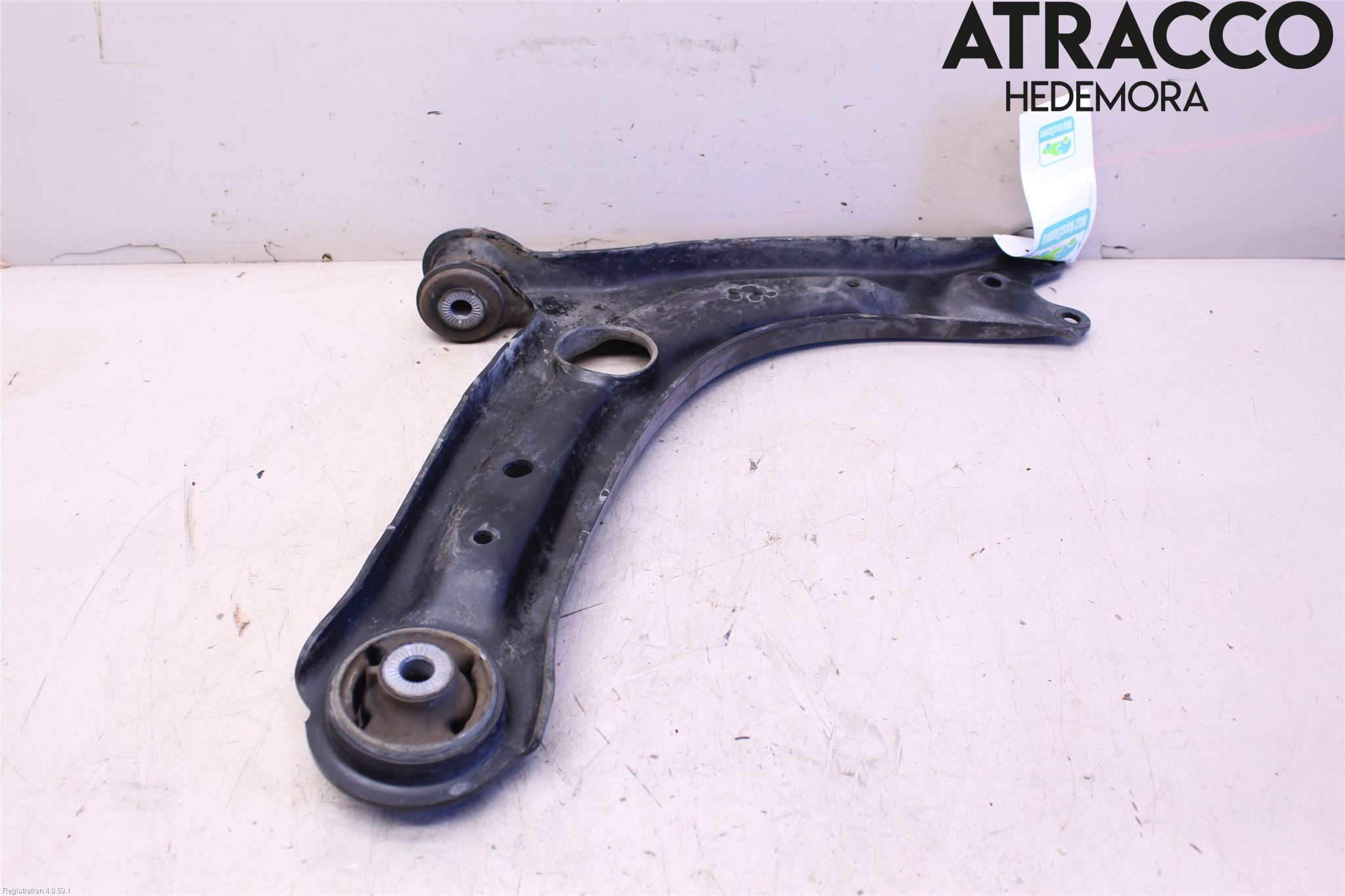 Volkswagen VW PASSAT 15-19 Bärarm Fram Undre Vä