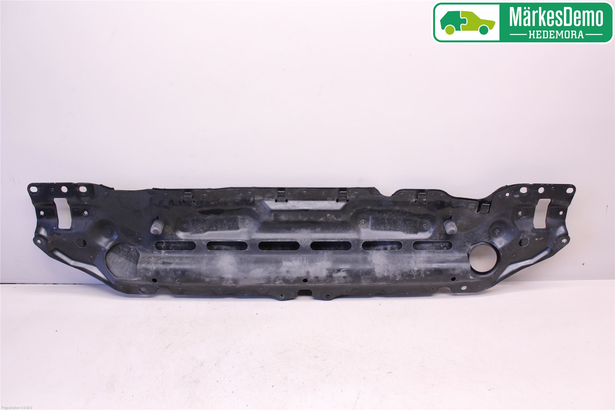 BMW 5 E60/61 Sed/Tou 02-10 Front Huvlåsplåt-Balk