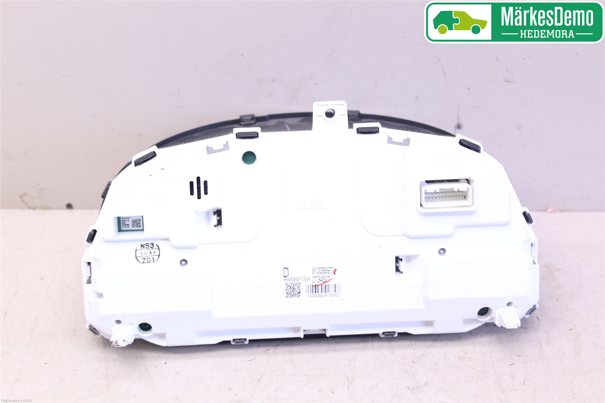 Mitsubishi OUTLANDER 13-21 Instrument Komb