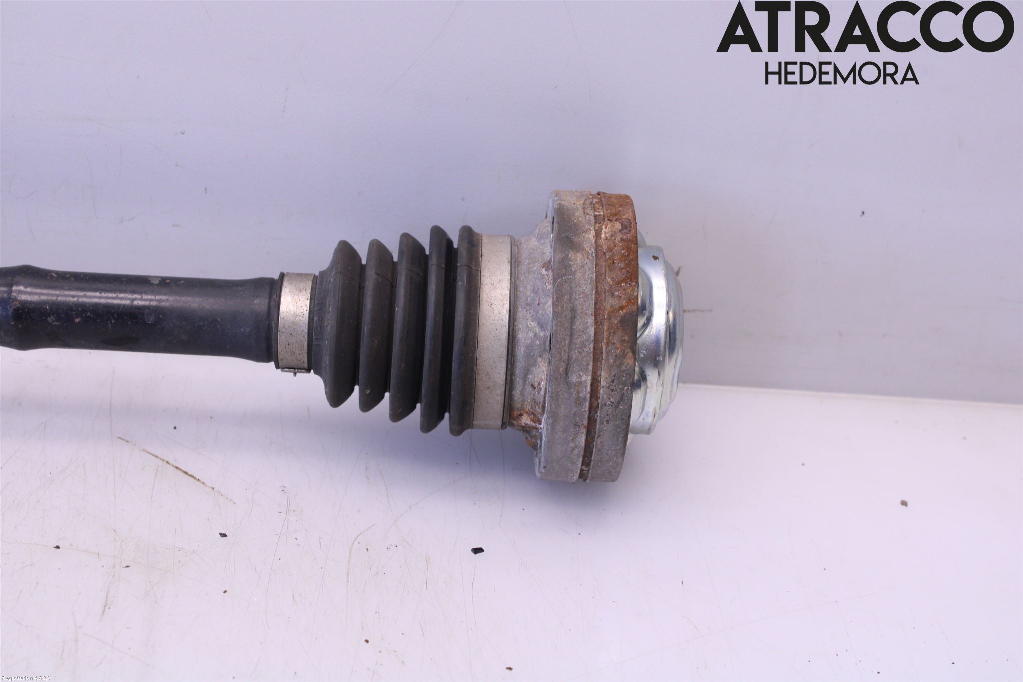 Volkswagen VW TRANSP/CARAVELLE (T6) 16-22 Drivaxel Bak Höger