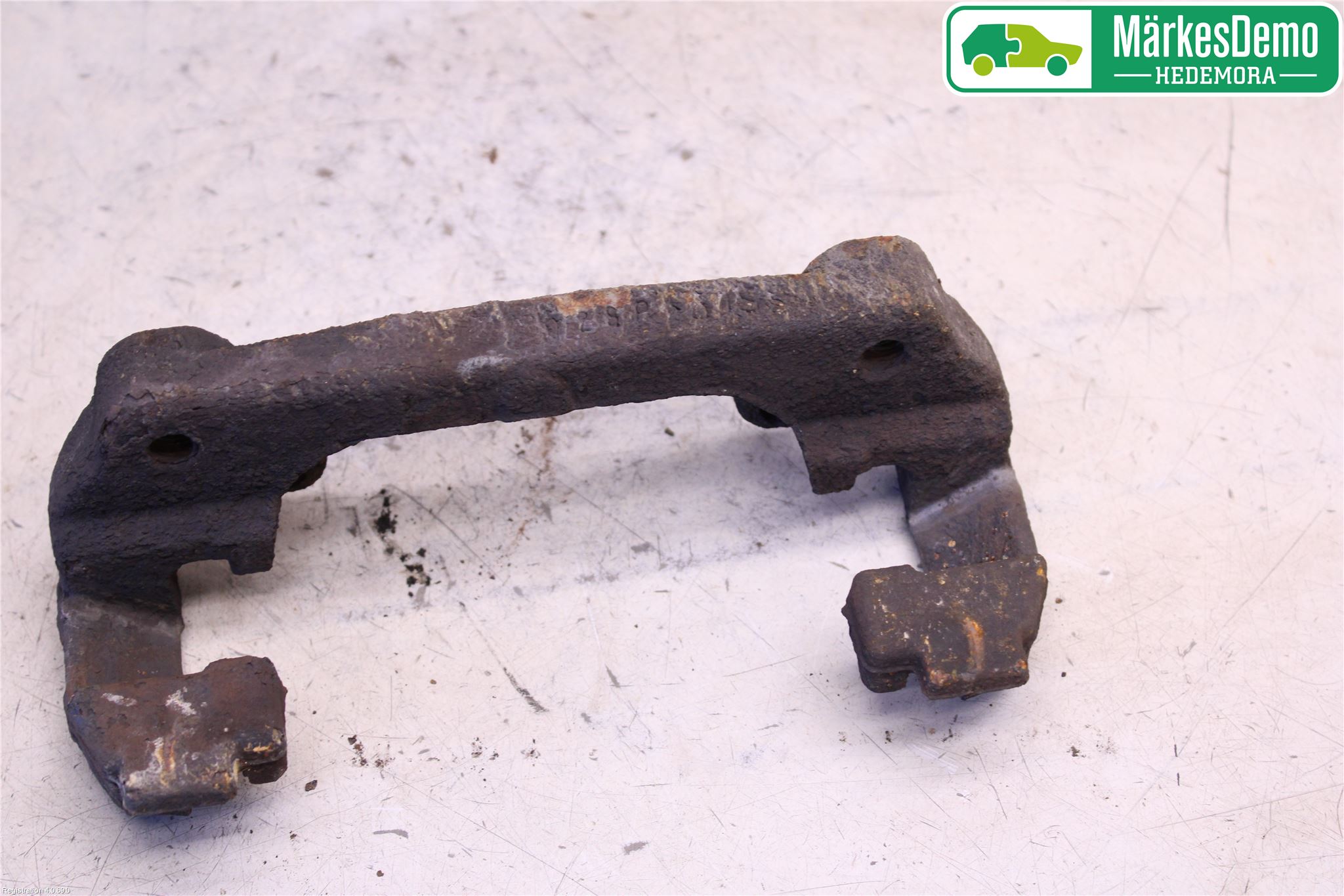 Dacia DUSTER 10-17 Bromsokshållare