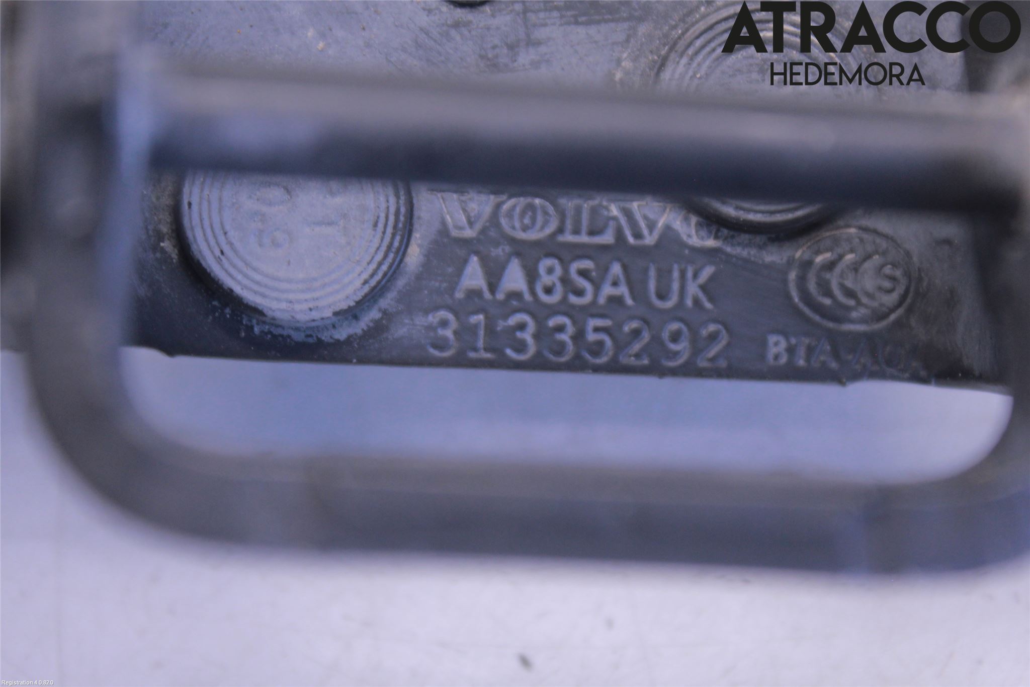 Volvo XC60 14-17 Bakluckegångjärn Hö