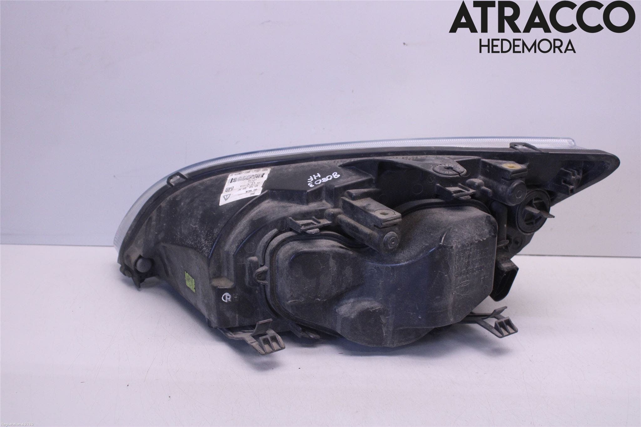 Ford FOCUS 04-07 Strålkastare Höger