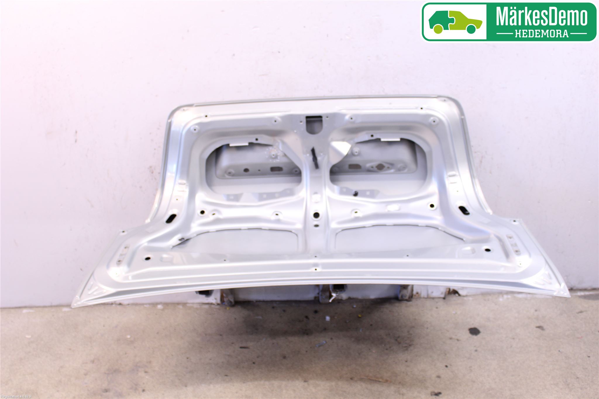 Toyota AVENSIS 07-08 Baklucka (Ej Med Ruta)