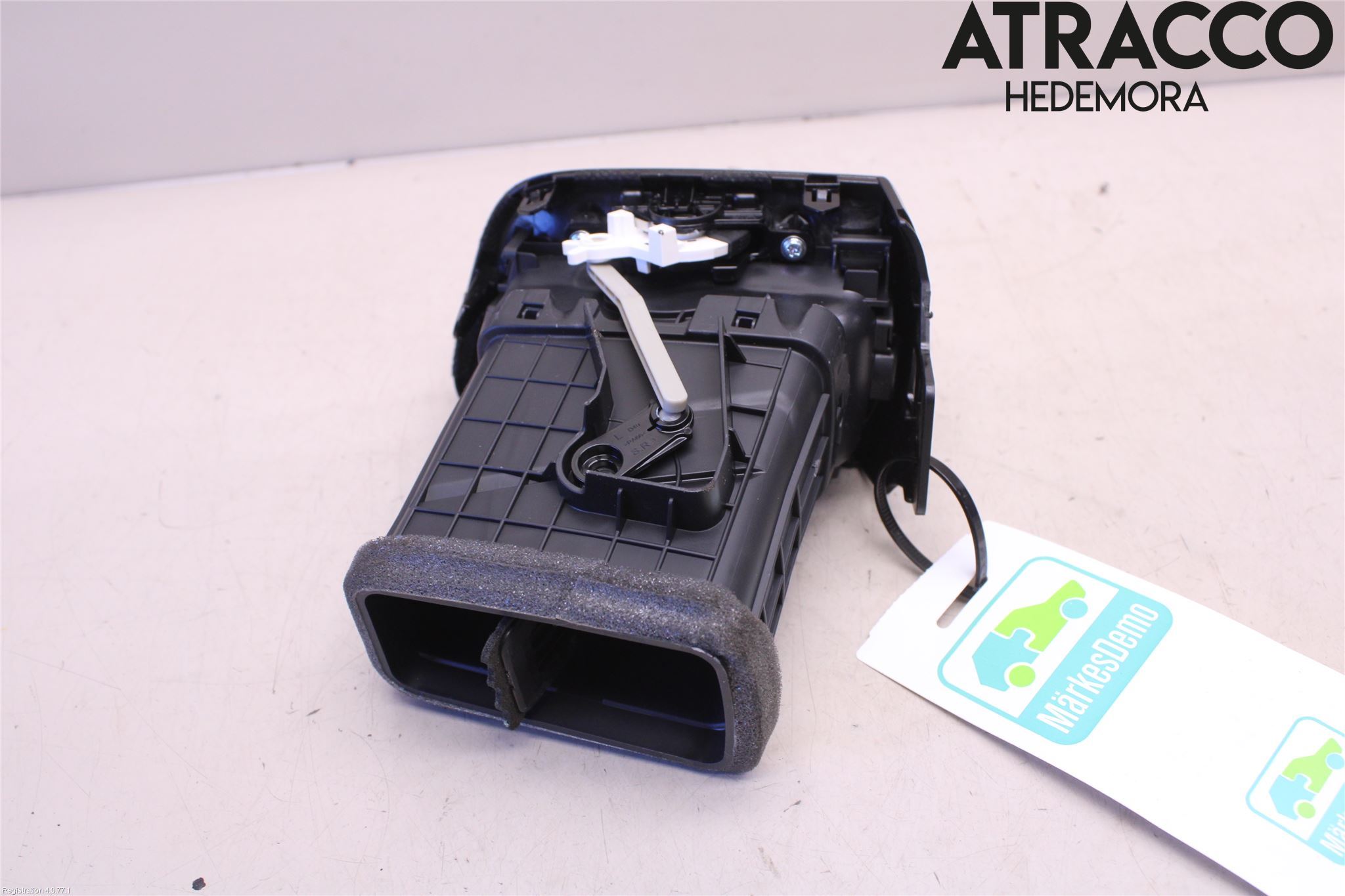 Kia RIO 17- Defrosterkanal-Munstycke