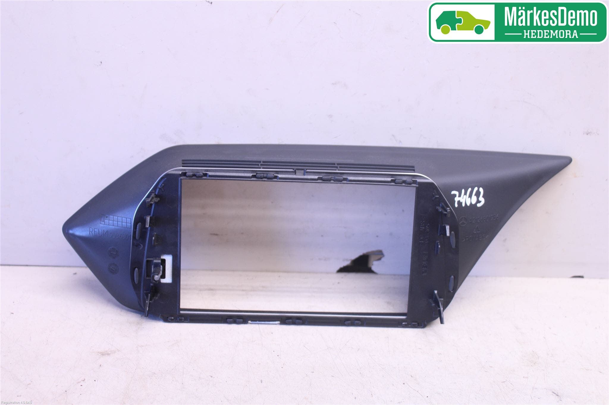 Mercedes-Benz MB E-KLASS (W212) 09-16 Instrument-Radio Sarg