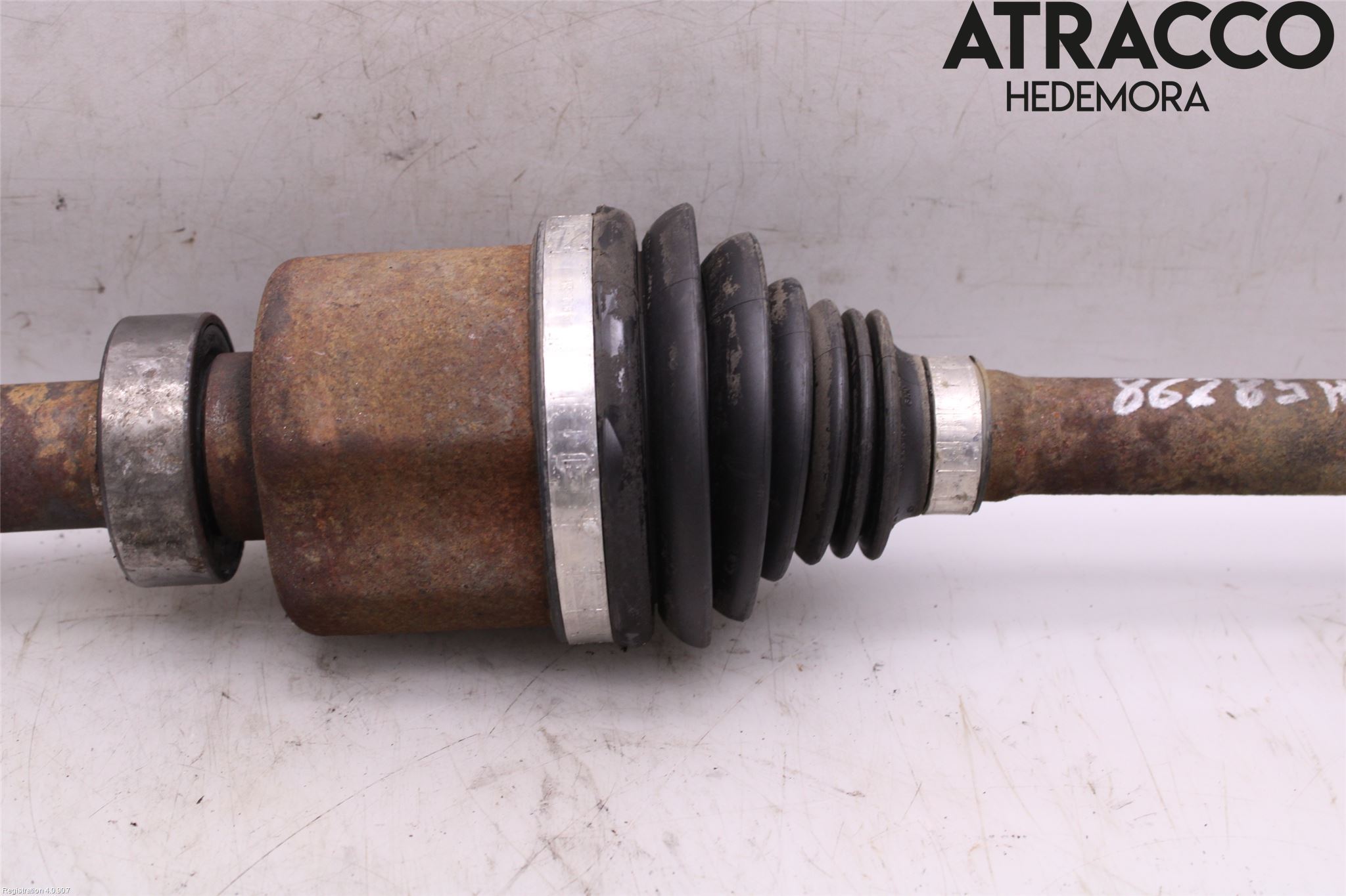 Nissan NV300 16-22 Drivaxel Fram Höger