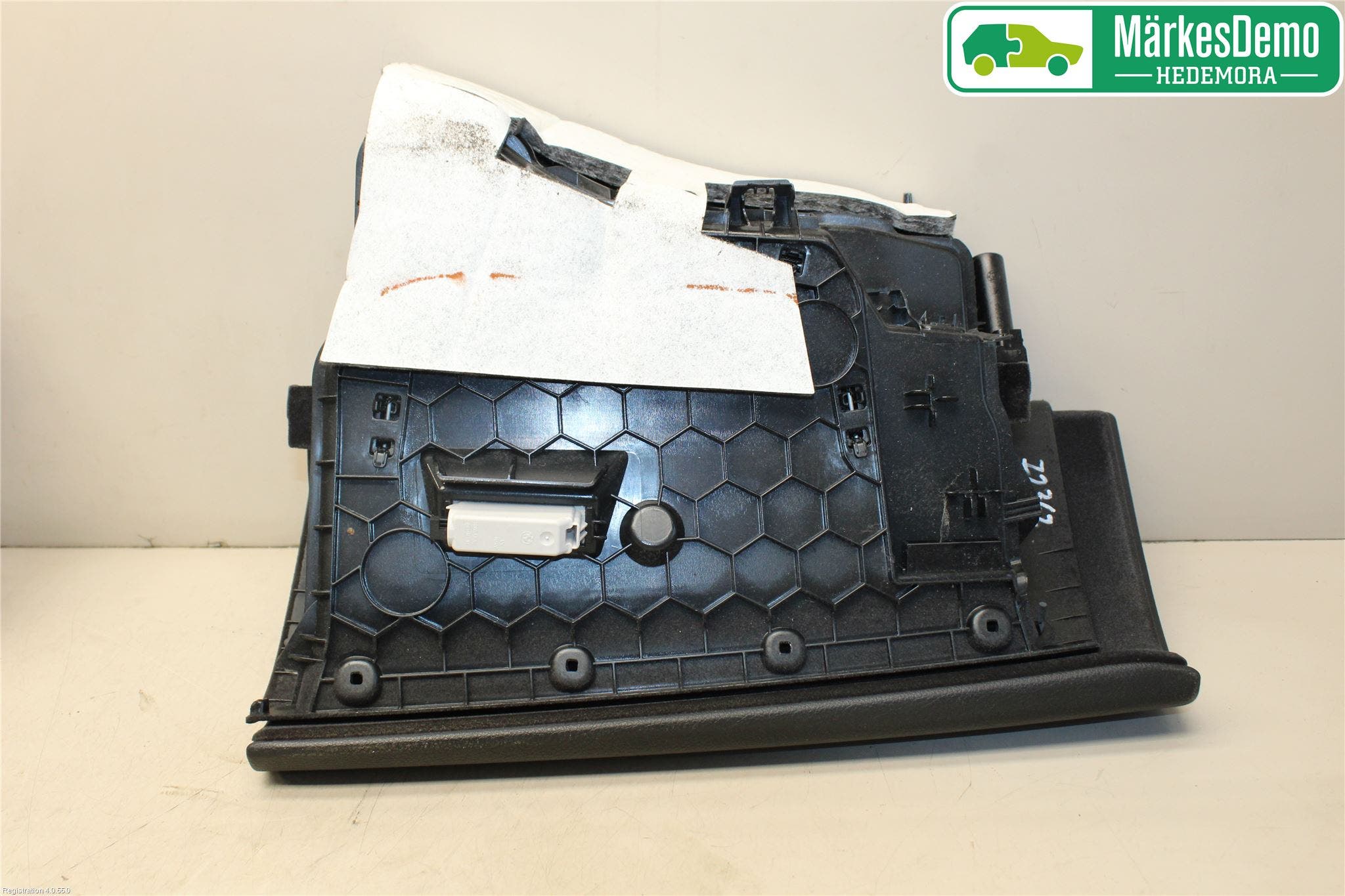 BMW 3 F30/F31/F80 12-19 Handskfack