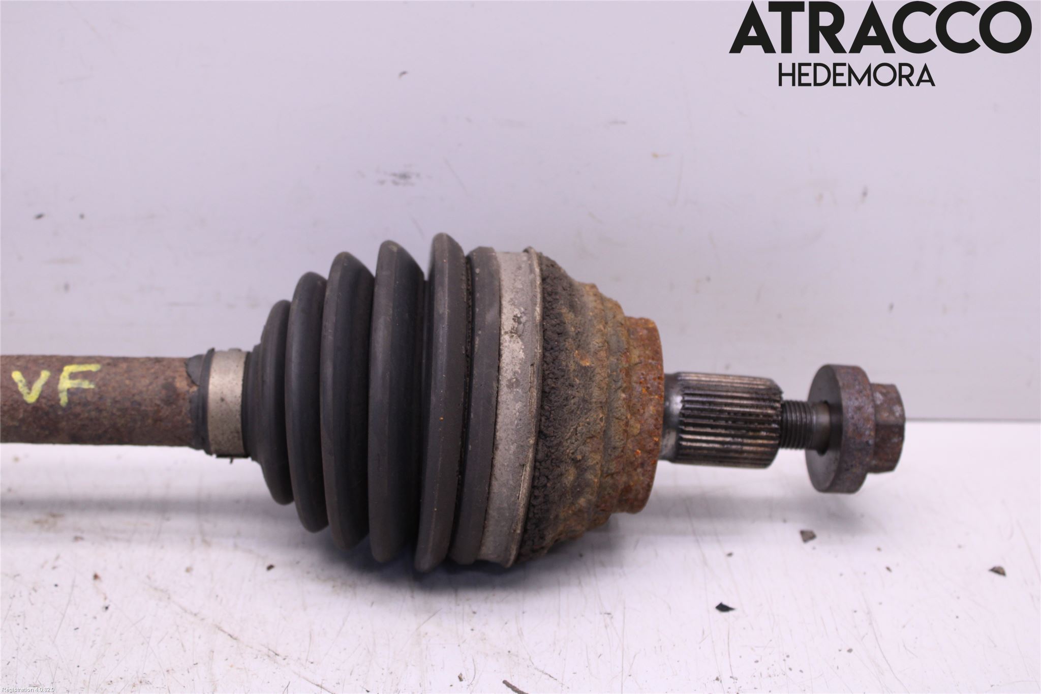 Volkswagen VW CADDY      04-10 Drivaxel Fram Vänster