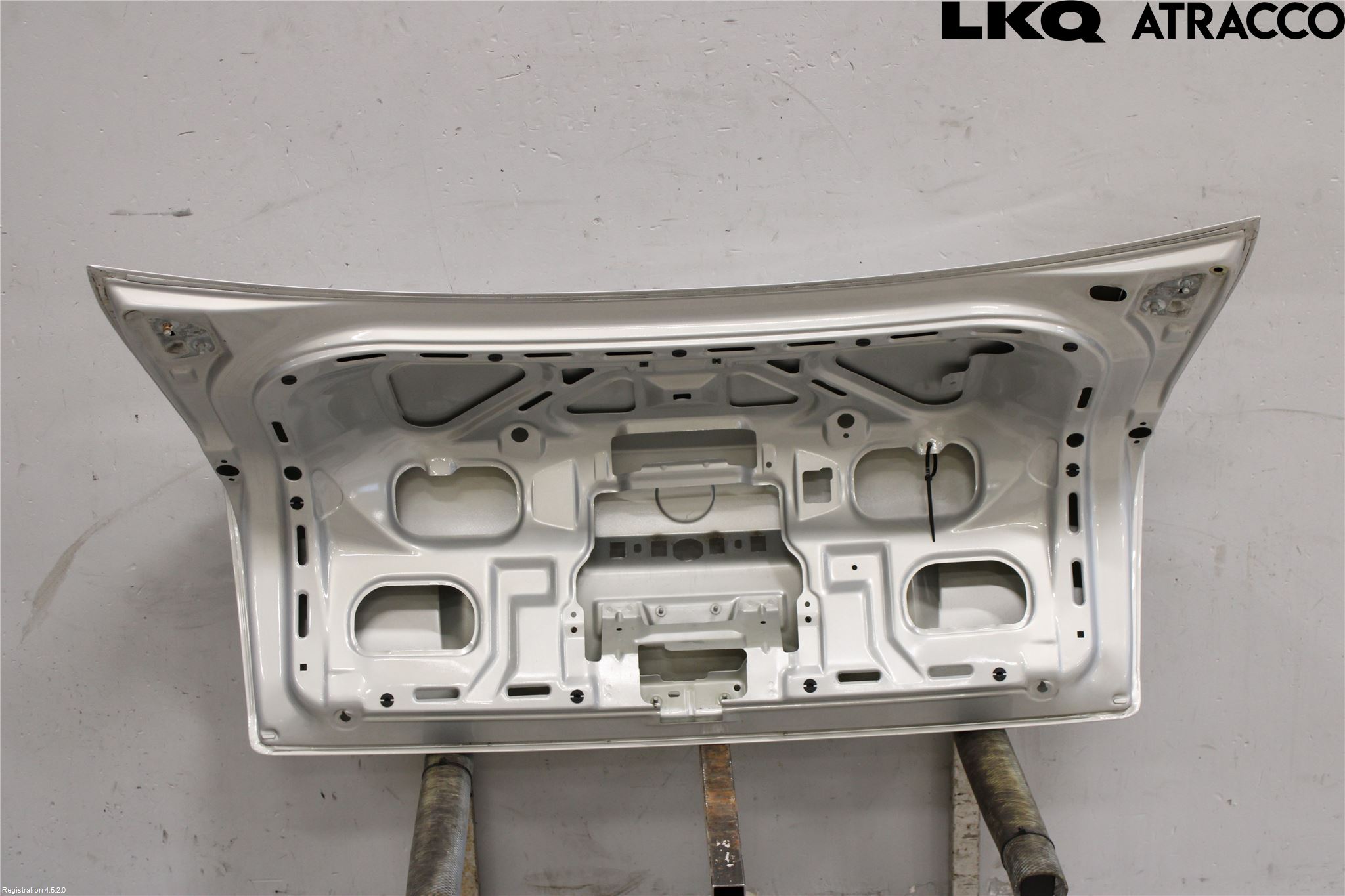 Volkswagen VW PASSAT 97-00 Baklucka (Ej Med Ruta)
