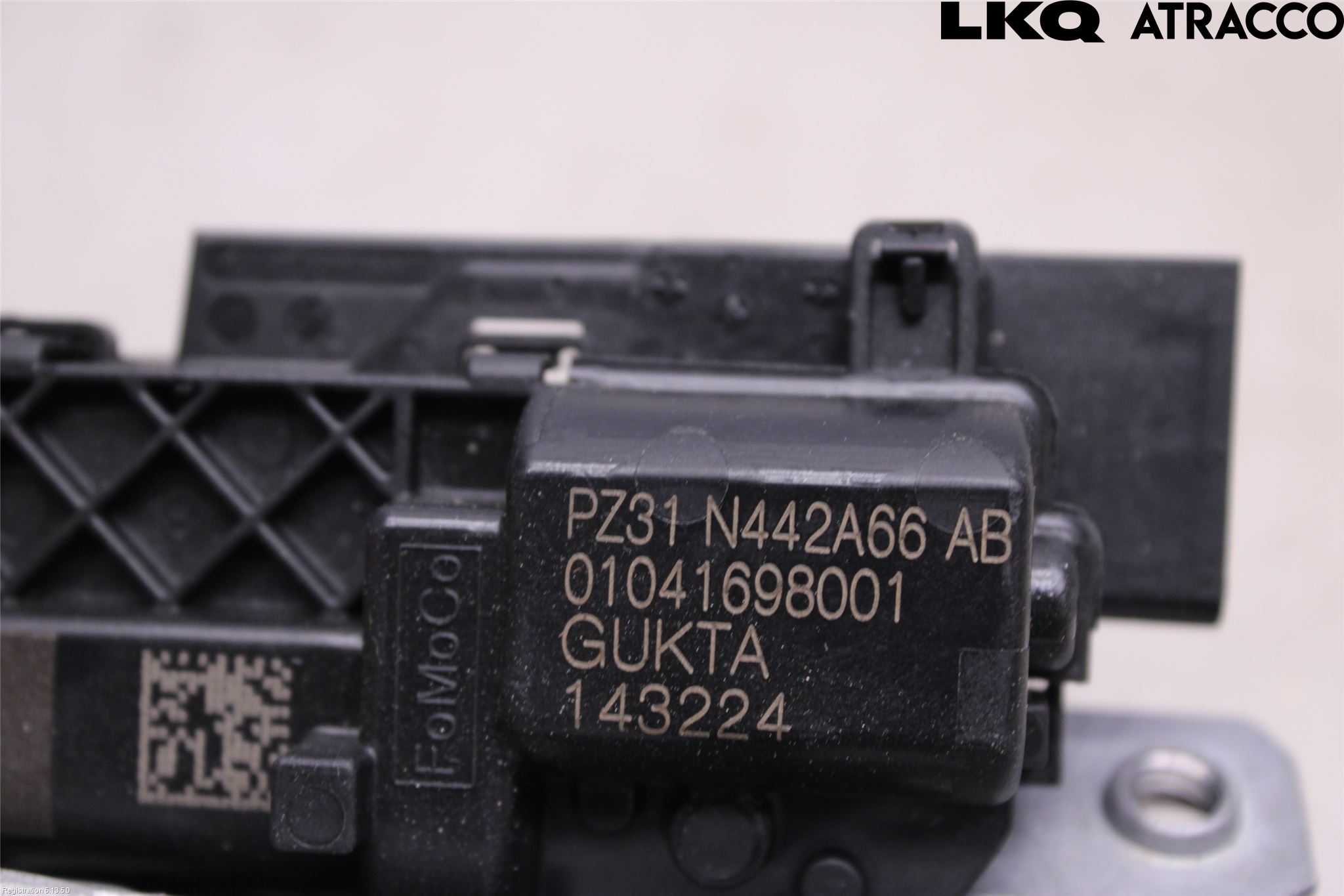 Ford 2481 Låskista Baklucka