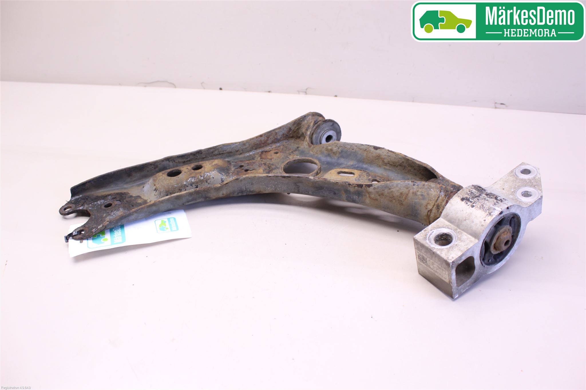 Volkswagen VW GOLF VI 09-13 Bärarm Fram Undre Hö