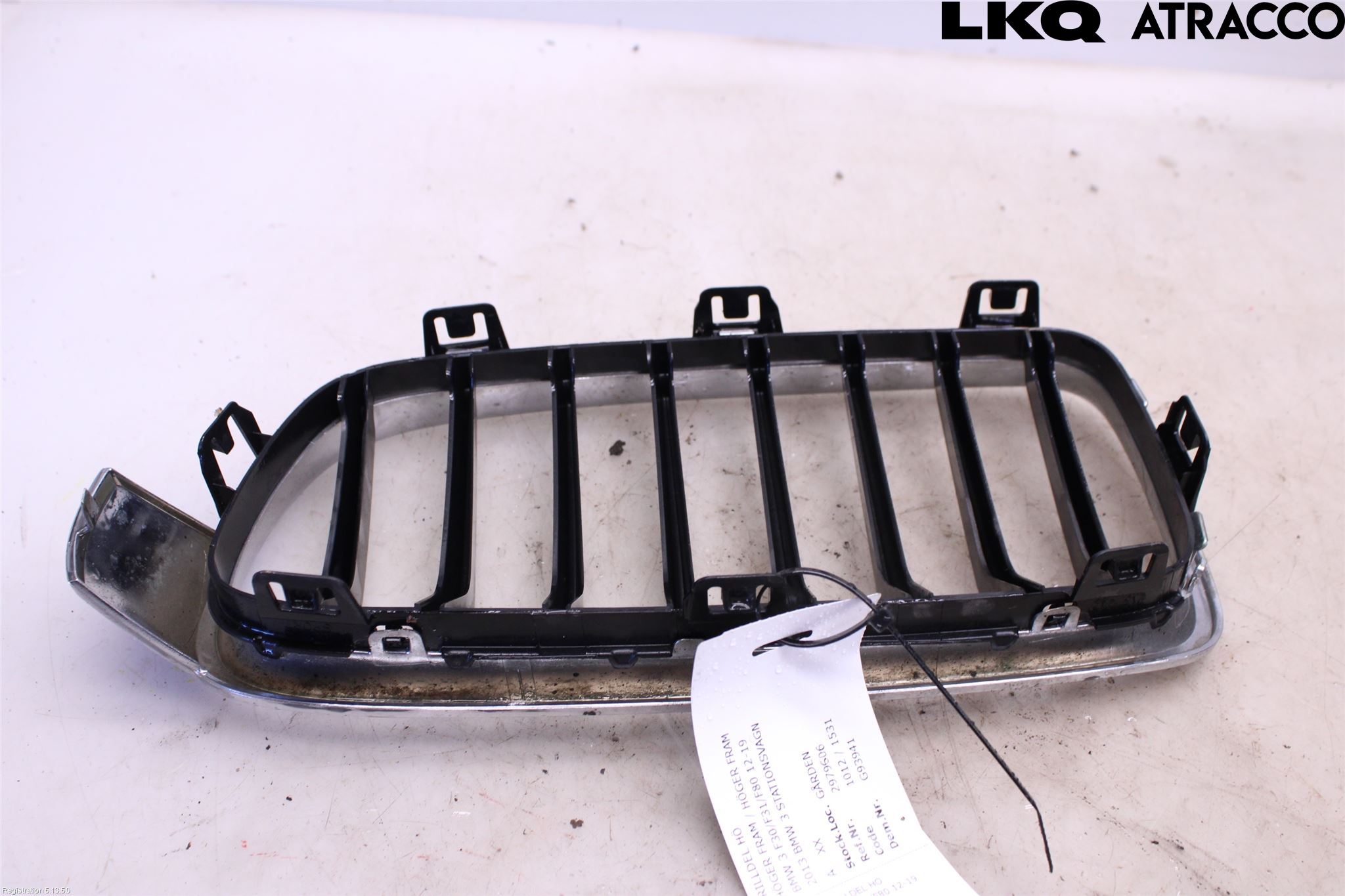 BMW 3 F30/F31/F80 12-19 Grilldel Höger