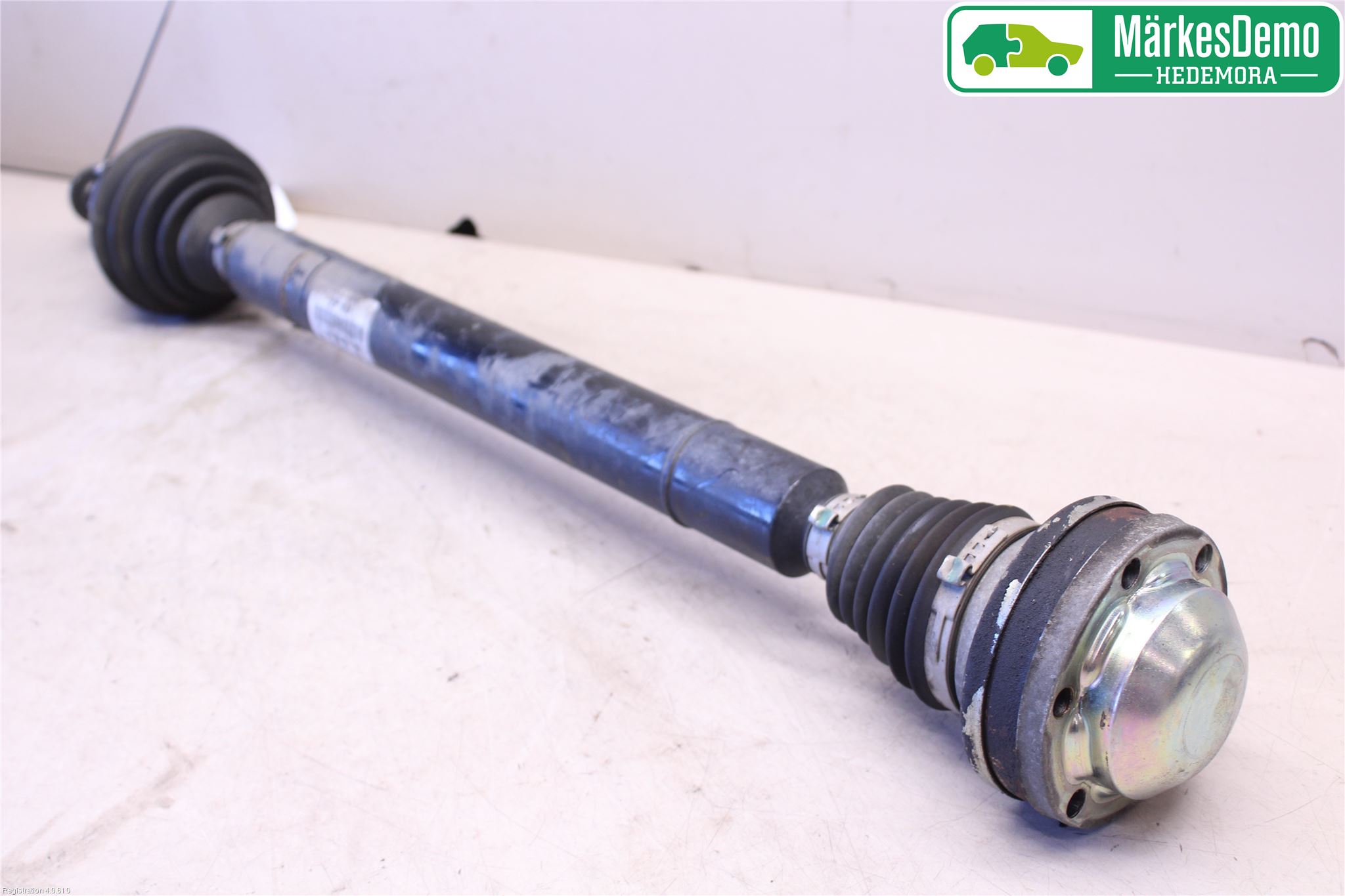 Volkswagen VW PASSAT 11-14 Drivaxel Fram Höger