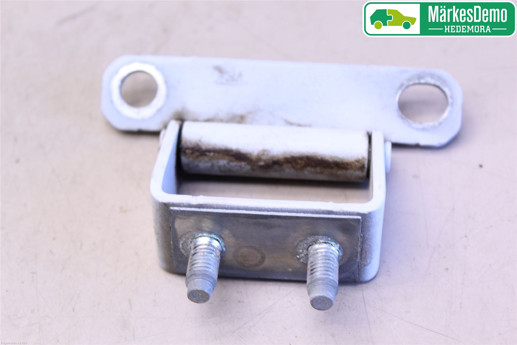 Kia CEED 12-18 Bakluckegångjärn Vä