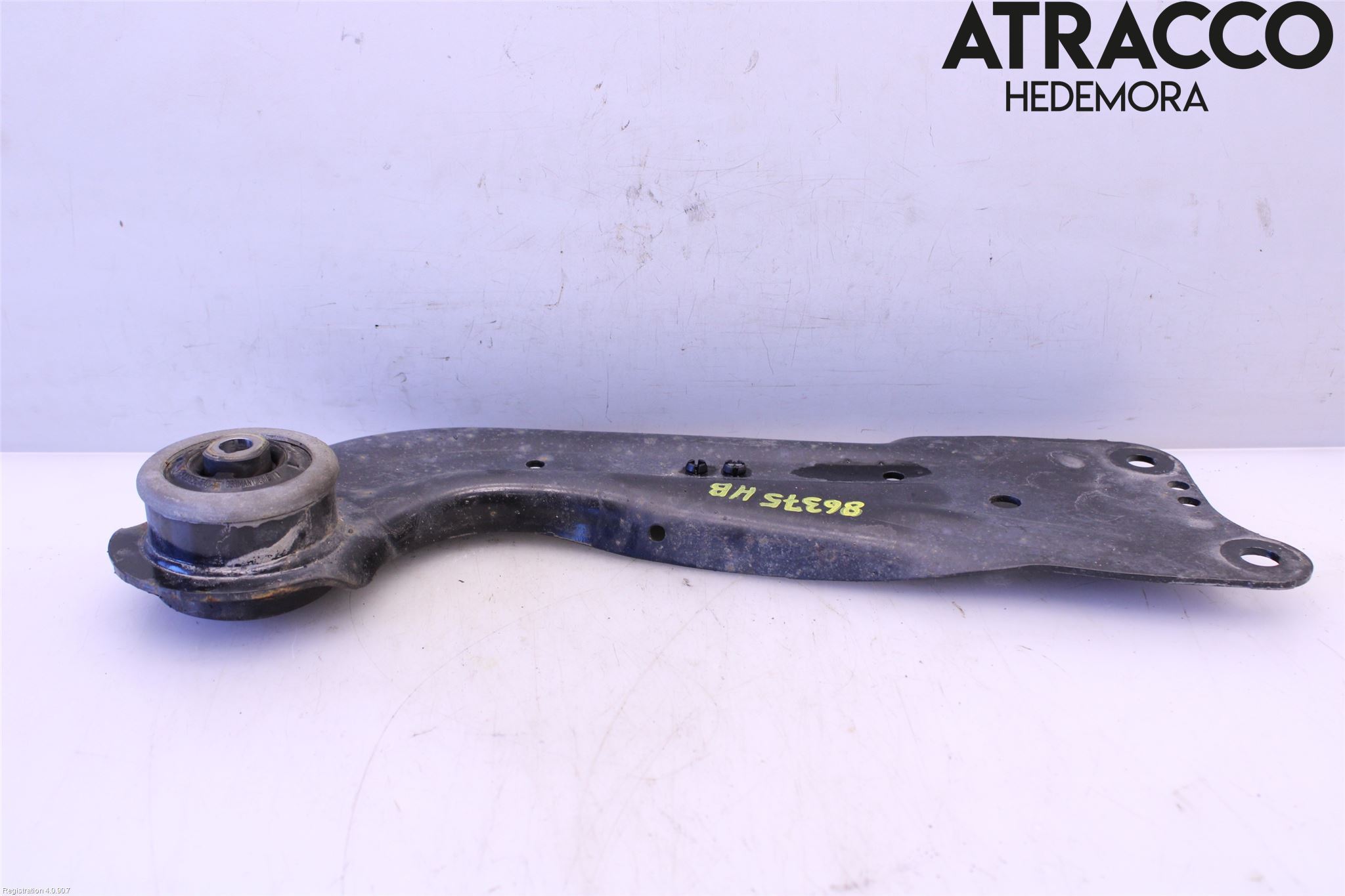 Skoda SUPERB 16-24 Bärarm Bak Höger