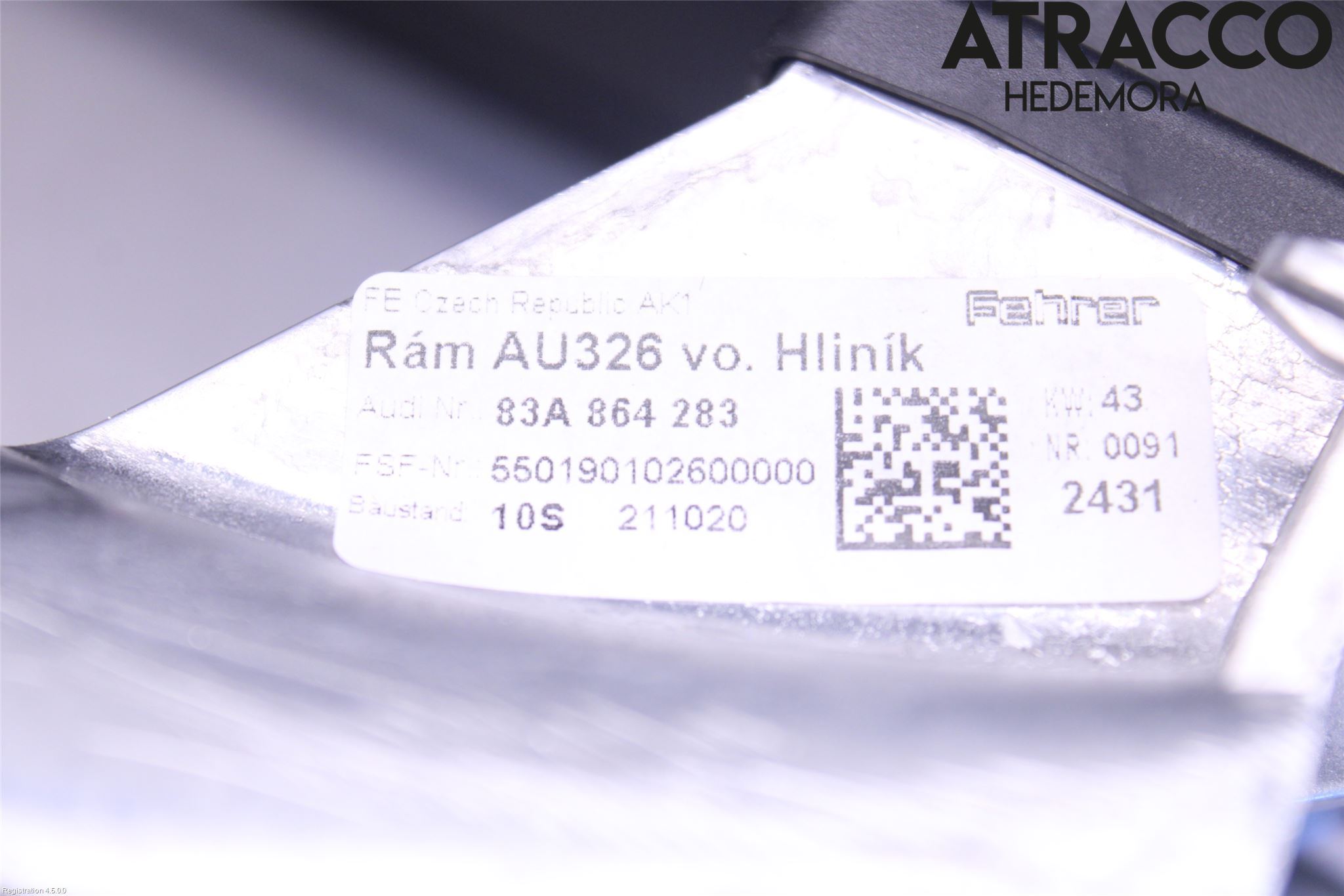 Audi Q3 F3 19- Inredning Armstöd