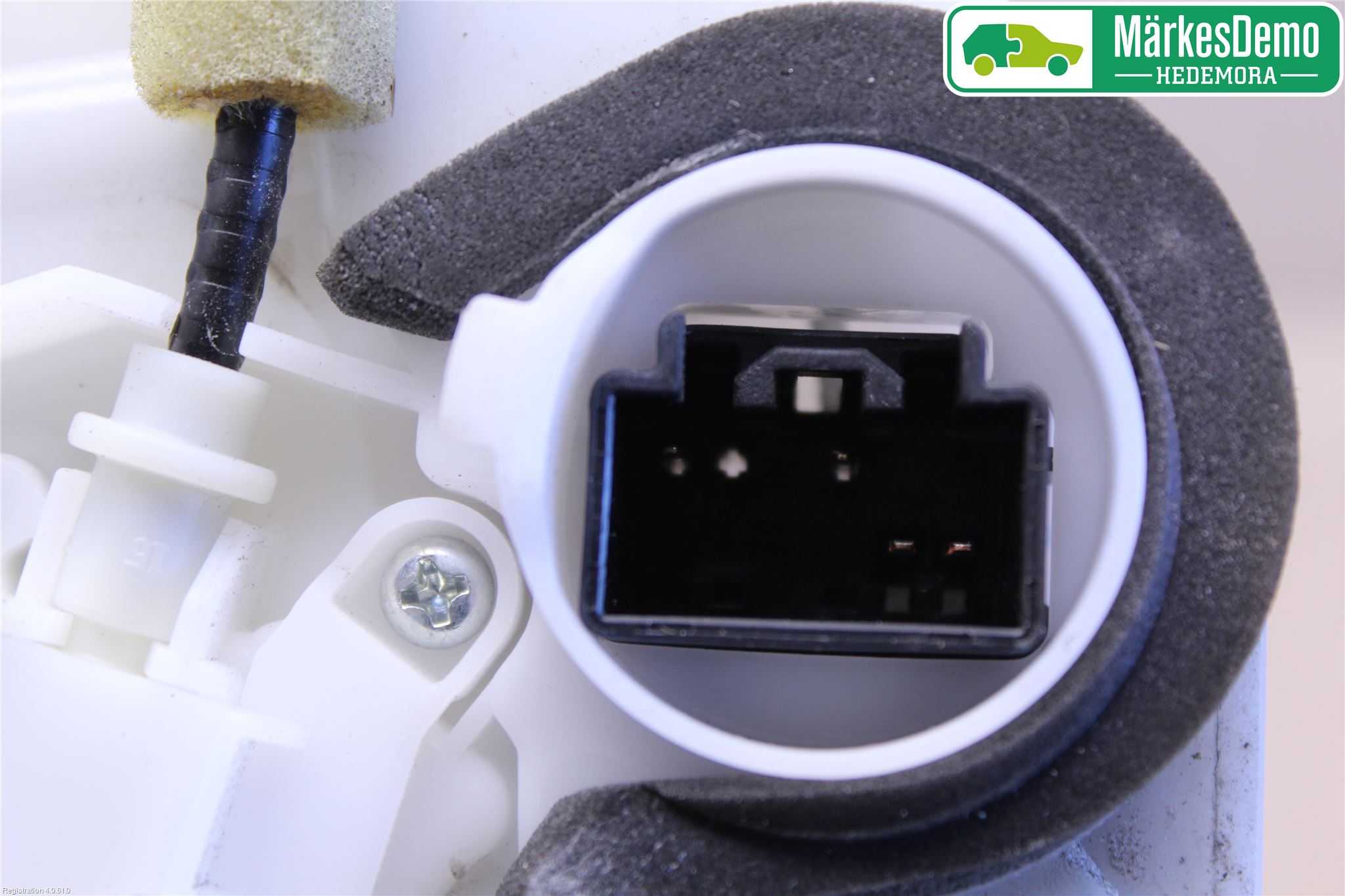 Mazda 2 (DE) 08-15 Låskista-Dörrlås