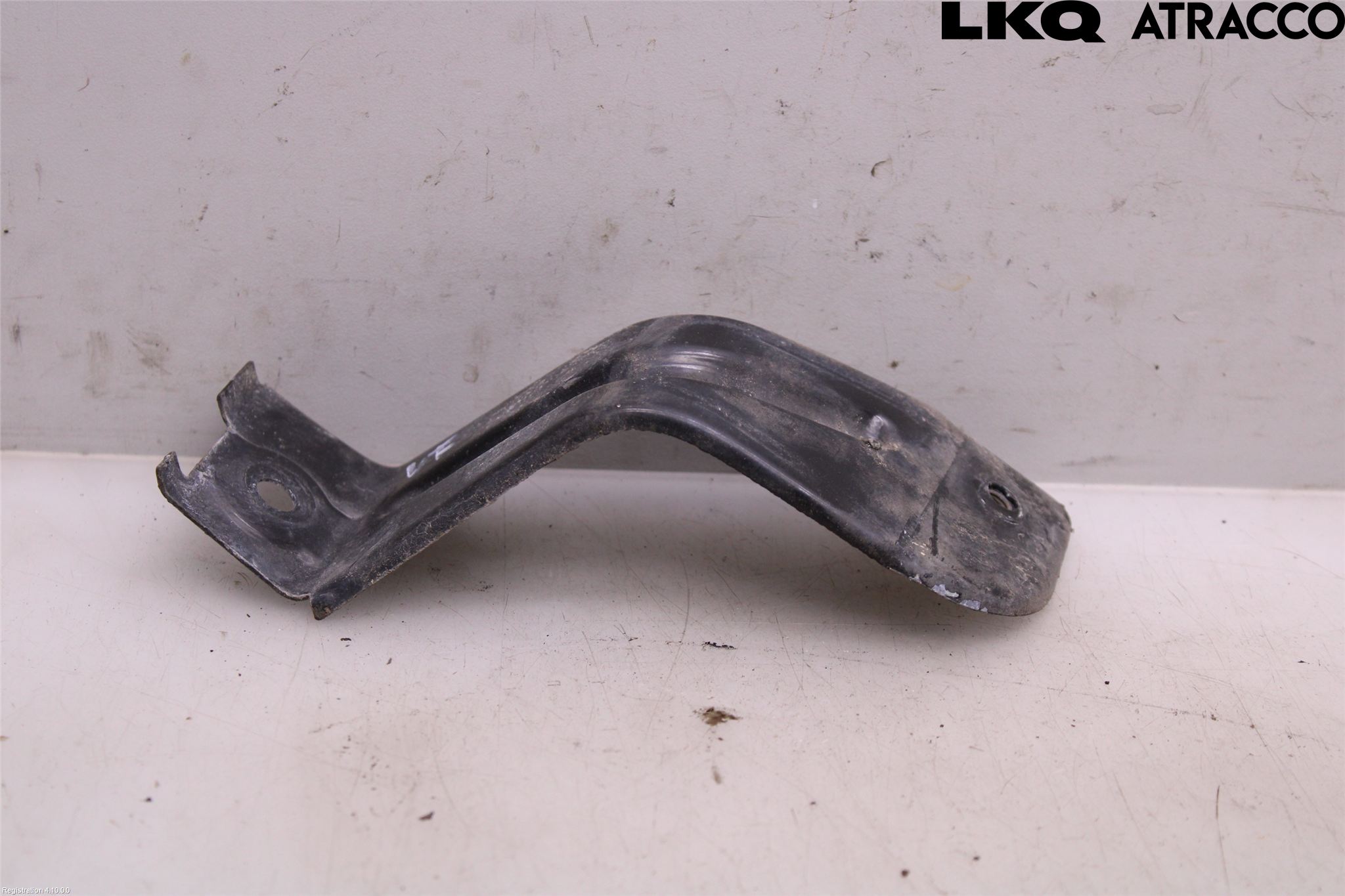 Volkswagen VW PASSAT 01-05 Skärmfäste Fram Vä