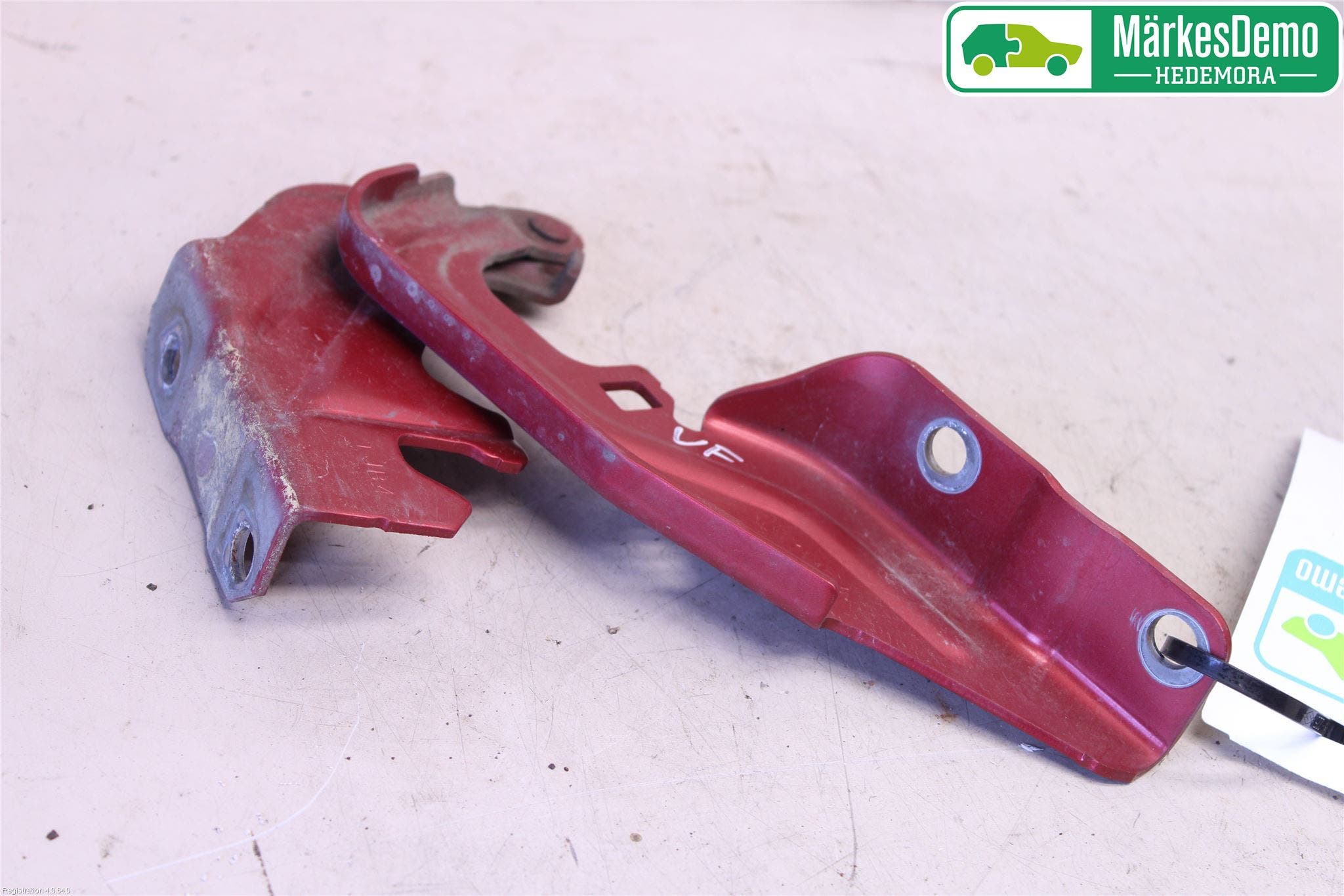 Mitsubishi LANCER 07-14 Huvgångjärn