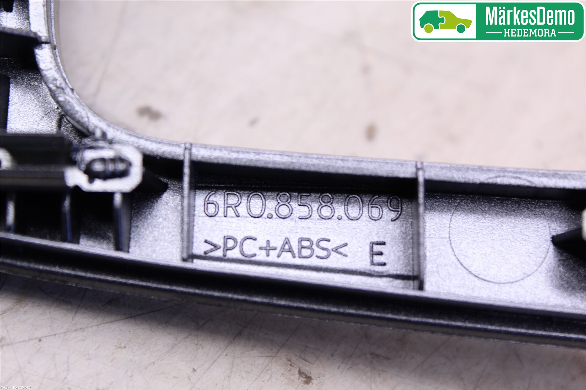Volkswagen VW POLO 10-17 Instrument-Radio Sarg