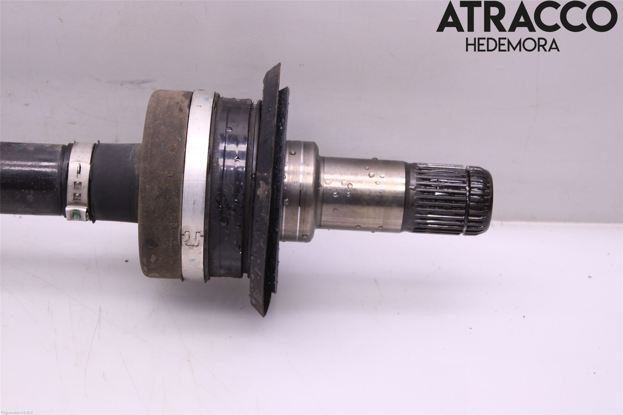 BMW 5 G30/G31/F90 17-23 Drivaxel Bak Höger