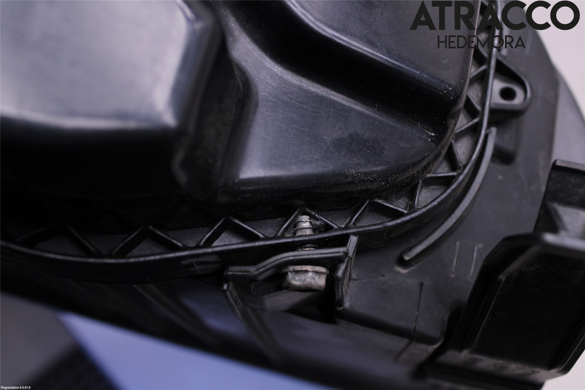 Ford FOCUS     04-07 Strålkastare Vänster