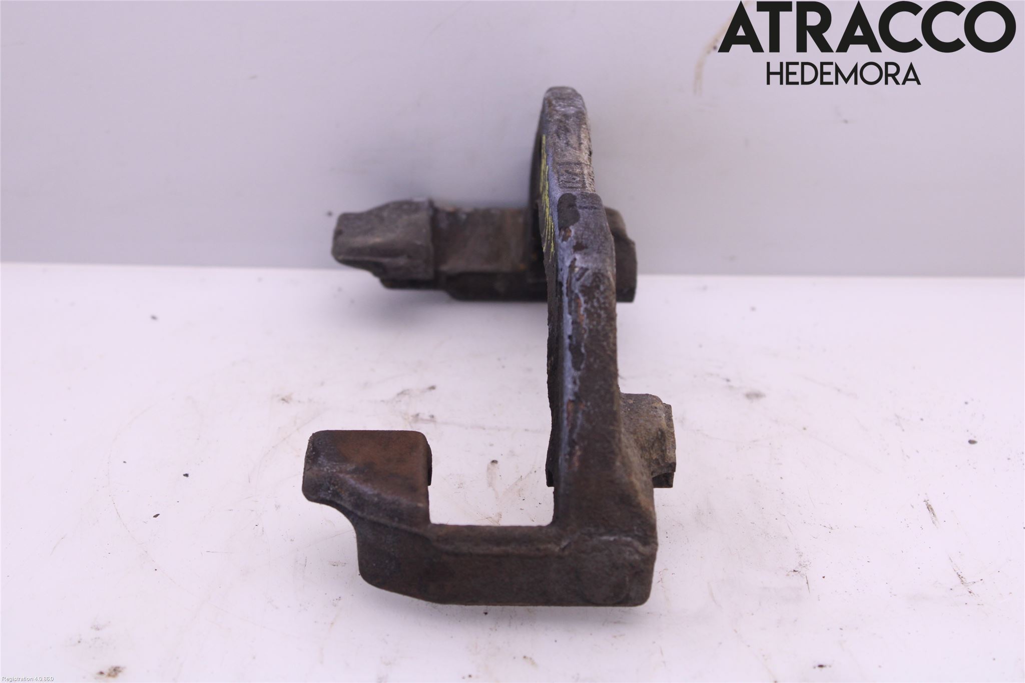 Ford FOCUS     04-07 Bromsokshållare