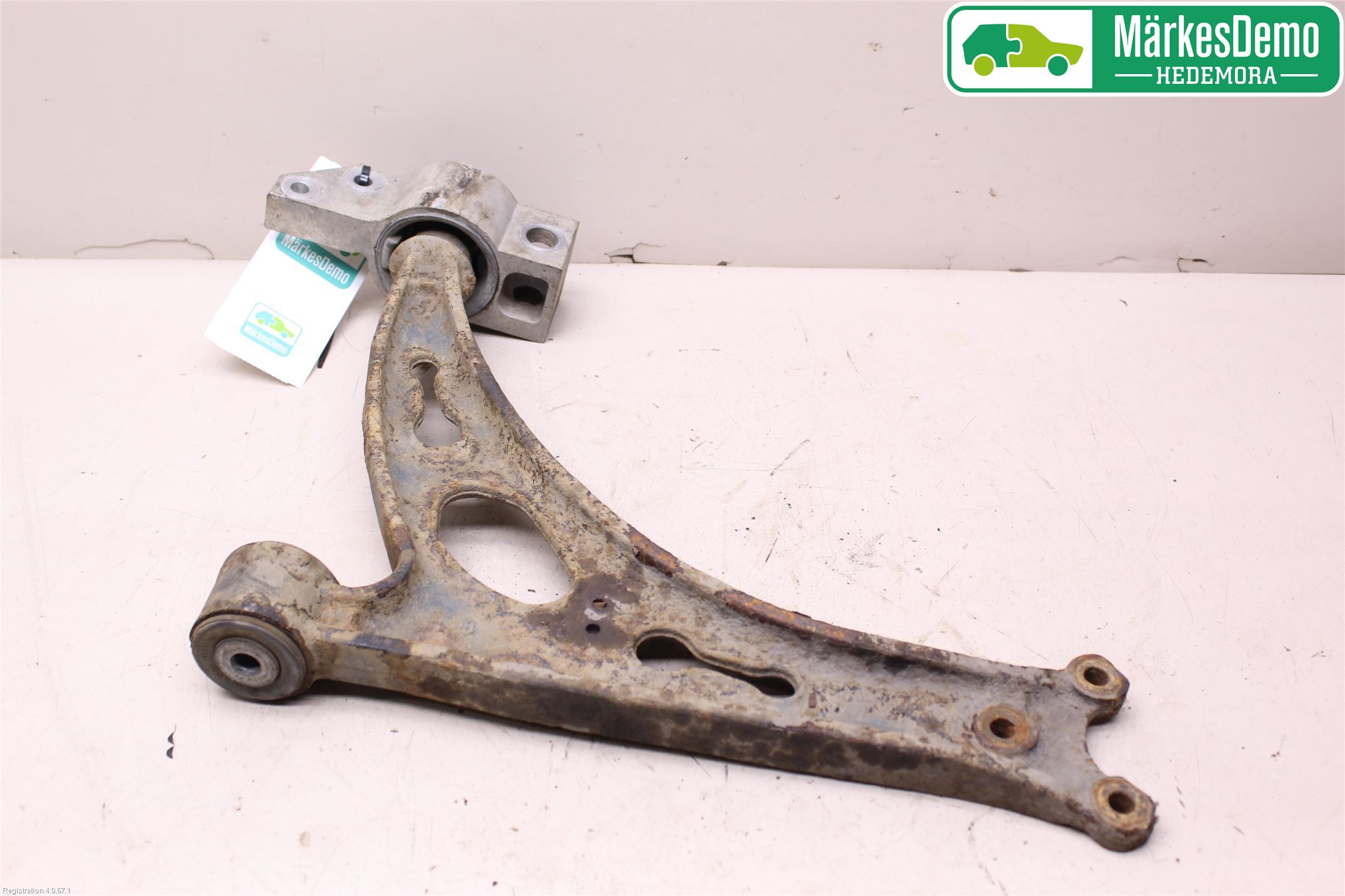 Skoda SUPERB 09-15 Bärarm Fram Undre Hö