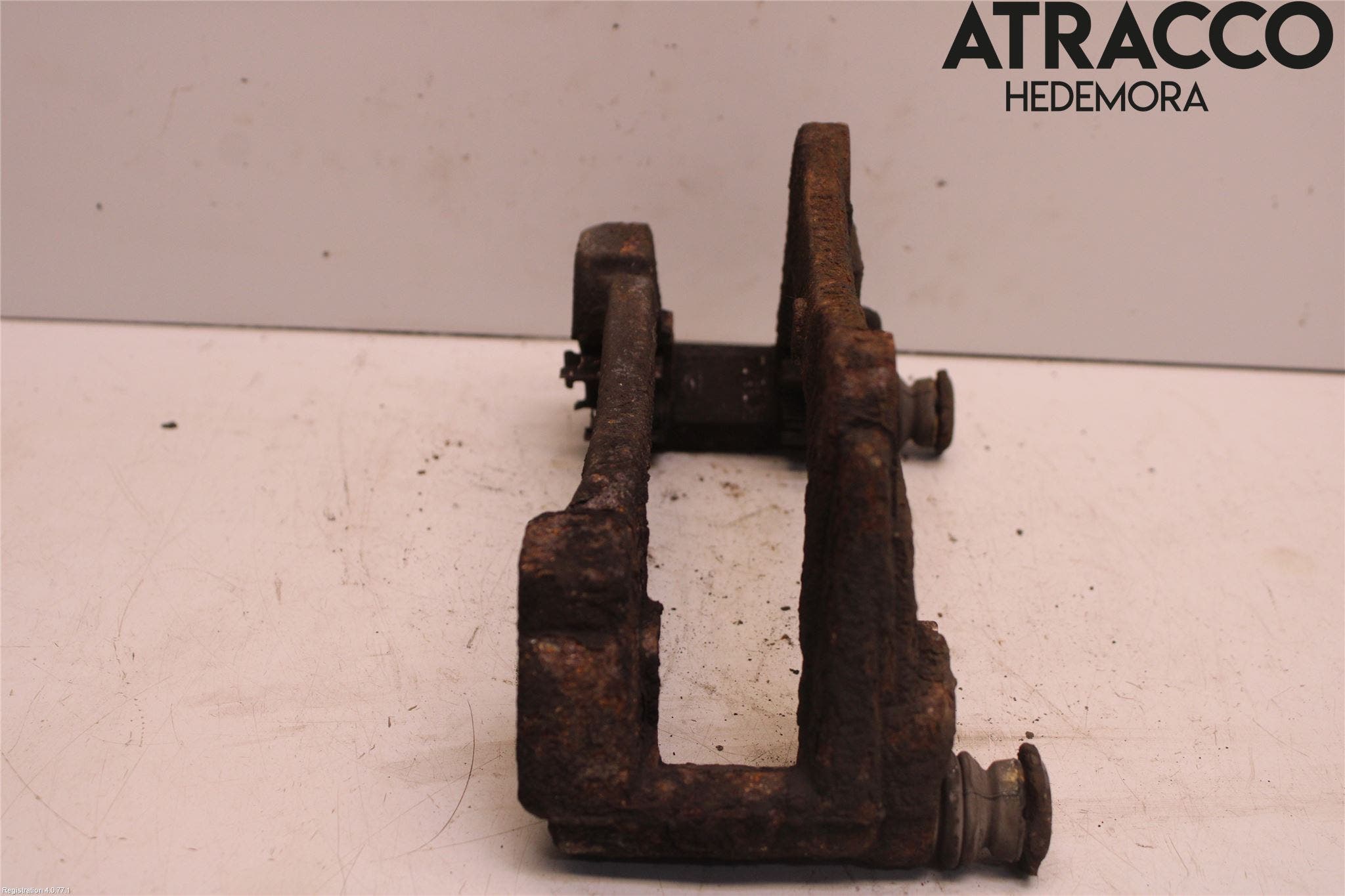 Toyota AVENSIS 07-08 Bromsokshållare