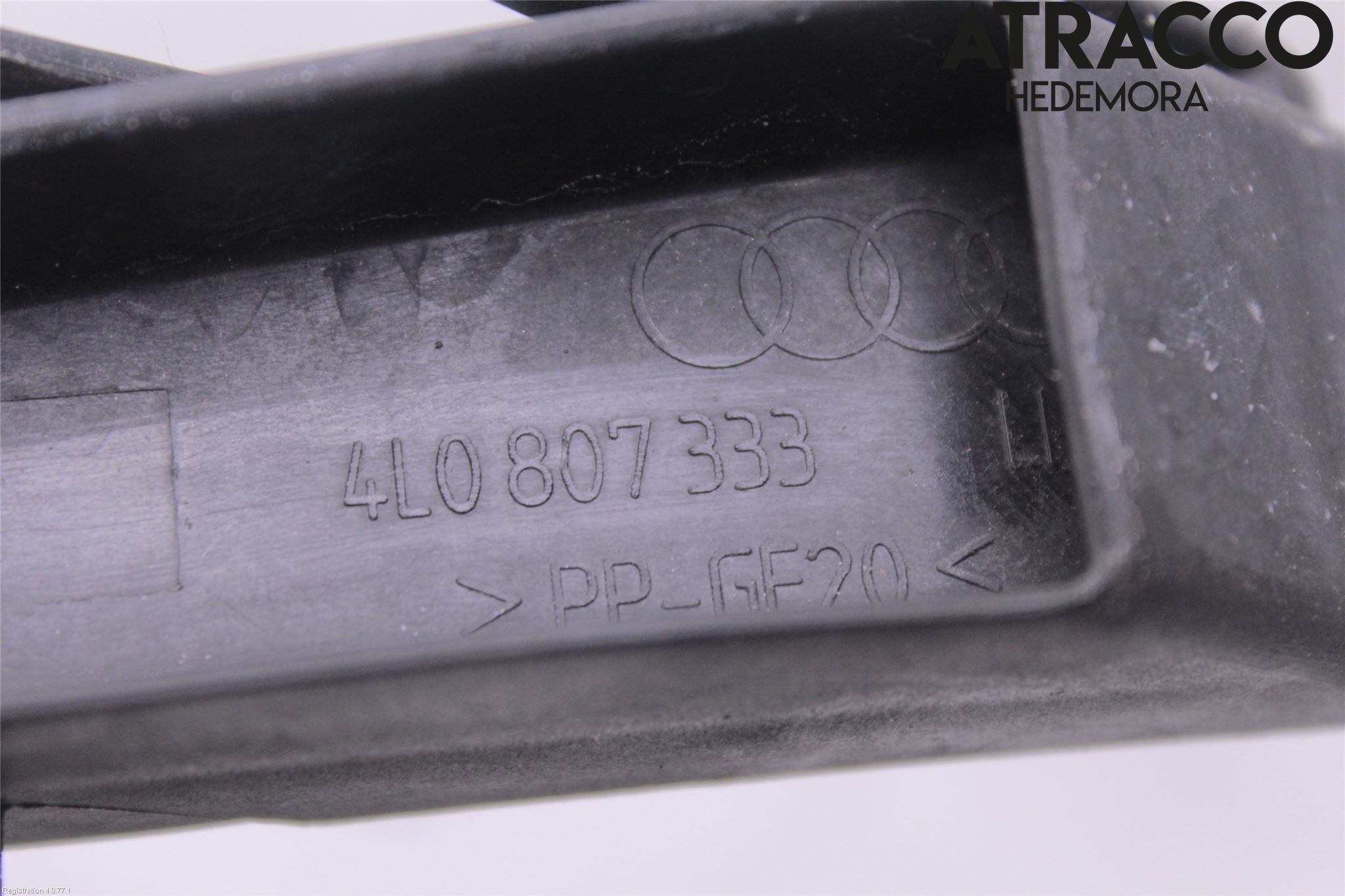 Audi Q7/SQ7 Stötfångarfäste Fram Vä