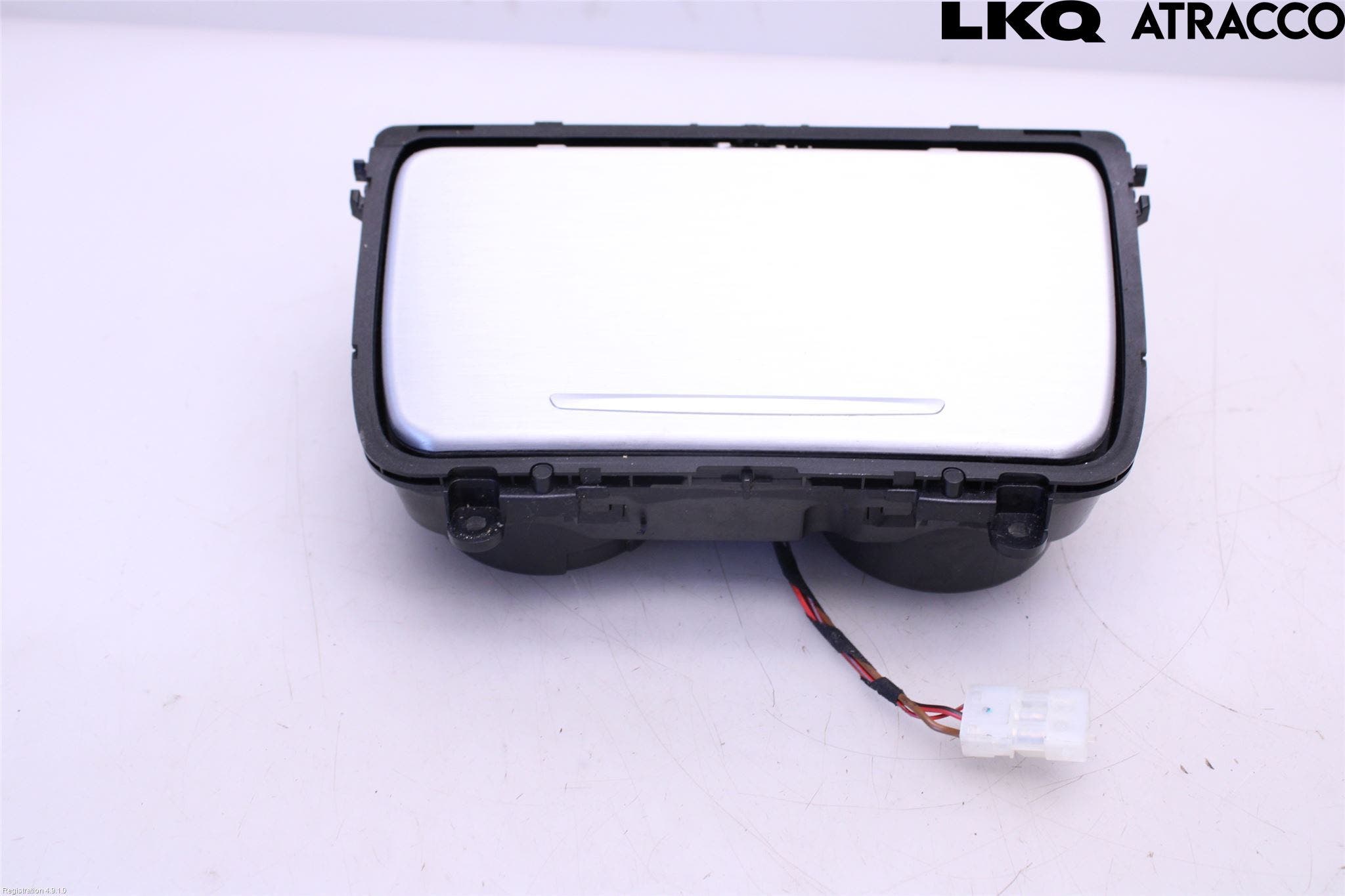 BMW 5 F10/F11/F18 09-17 Mugghållare