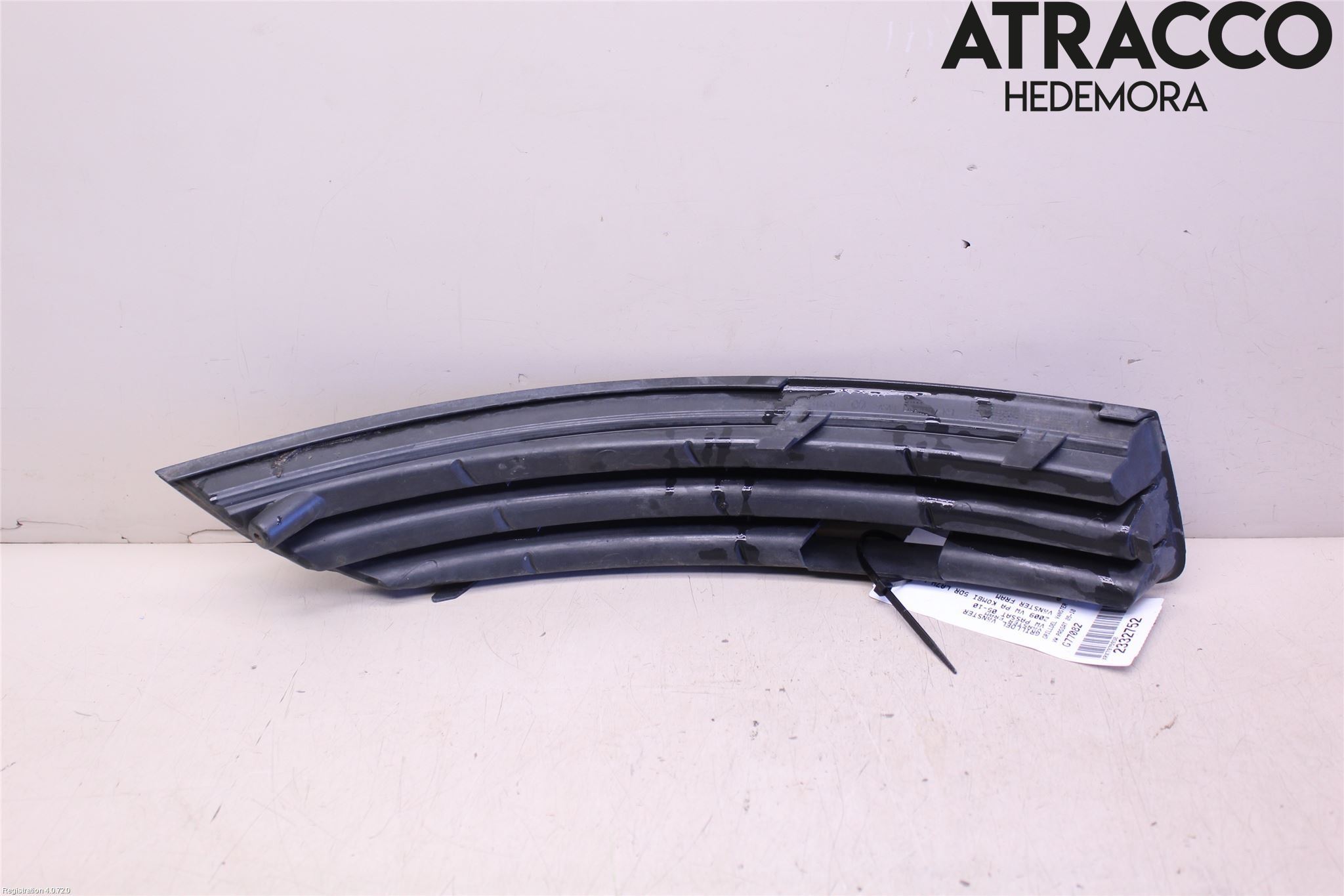 Volkswagen VW PASSAT 05-11 Grilldel Vänster