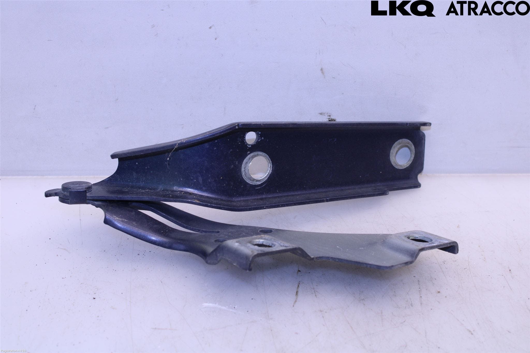 Volkswagen VW PASSAT 15-19 Huvgångjärn