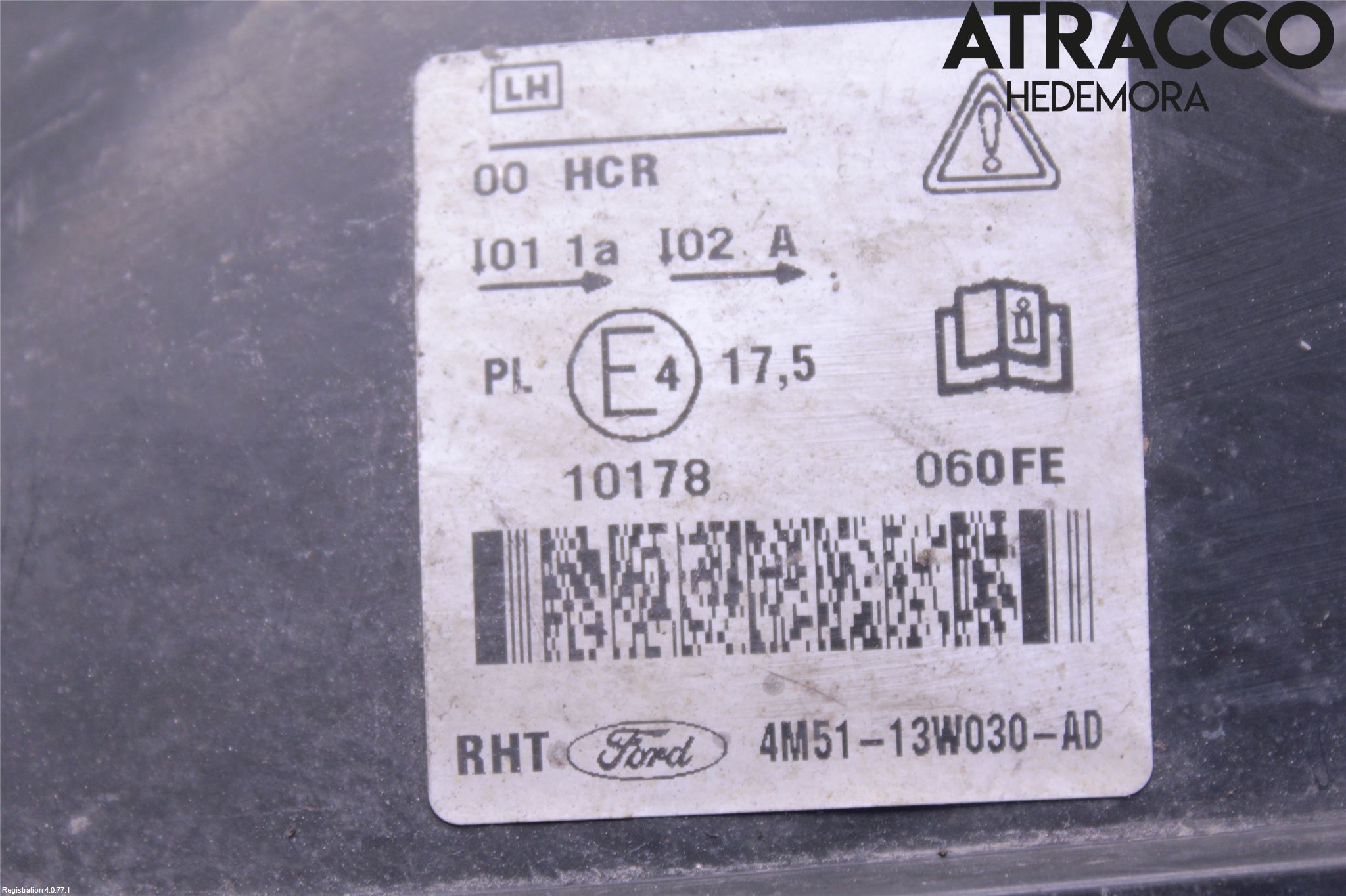 Ford FOCUS     04-07 Strålkastare Vänster