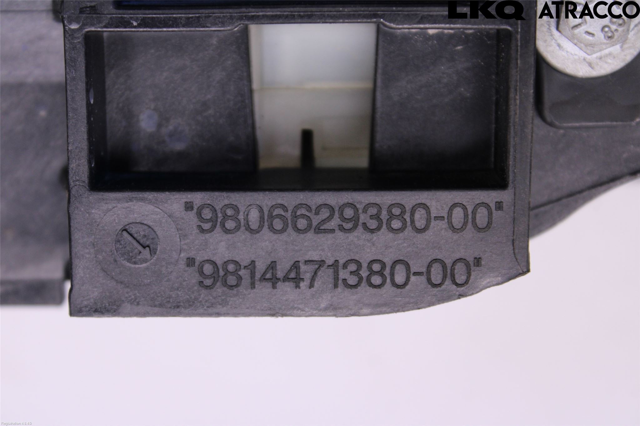 Citroen C4 PICASSO 14-18 Front Huvlåsplåt-Balk